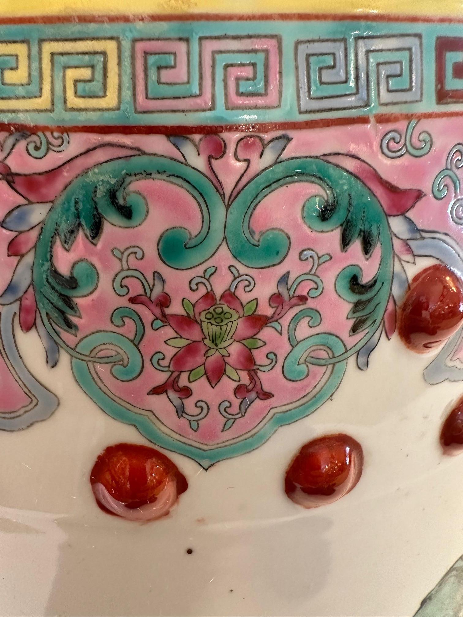 Gorgeous Pair of Chinese Garden Seat End Tables im Angebot 1