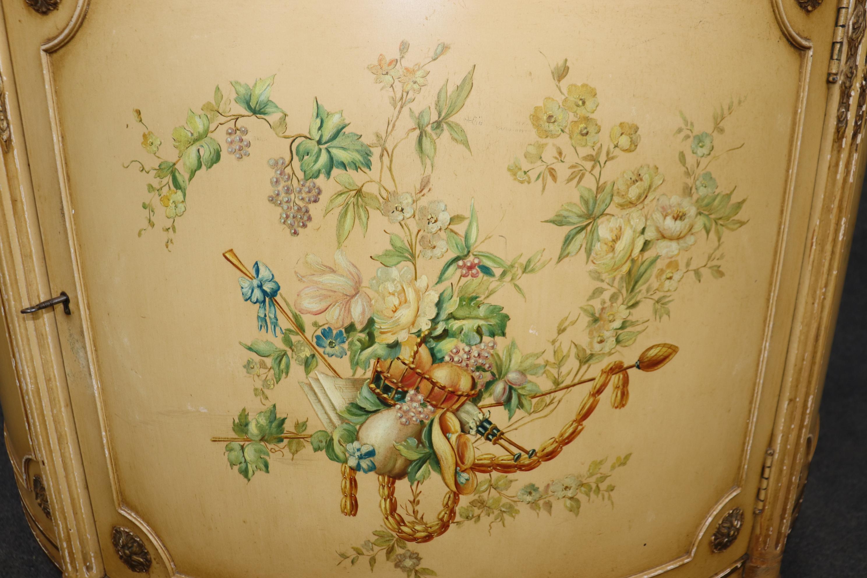 Splendida coppia di commodes francesi in stile Luigi XVI decorati con vernice finta di marmo in vendita 5