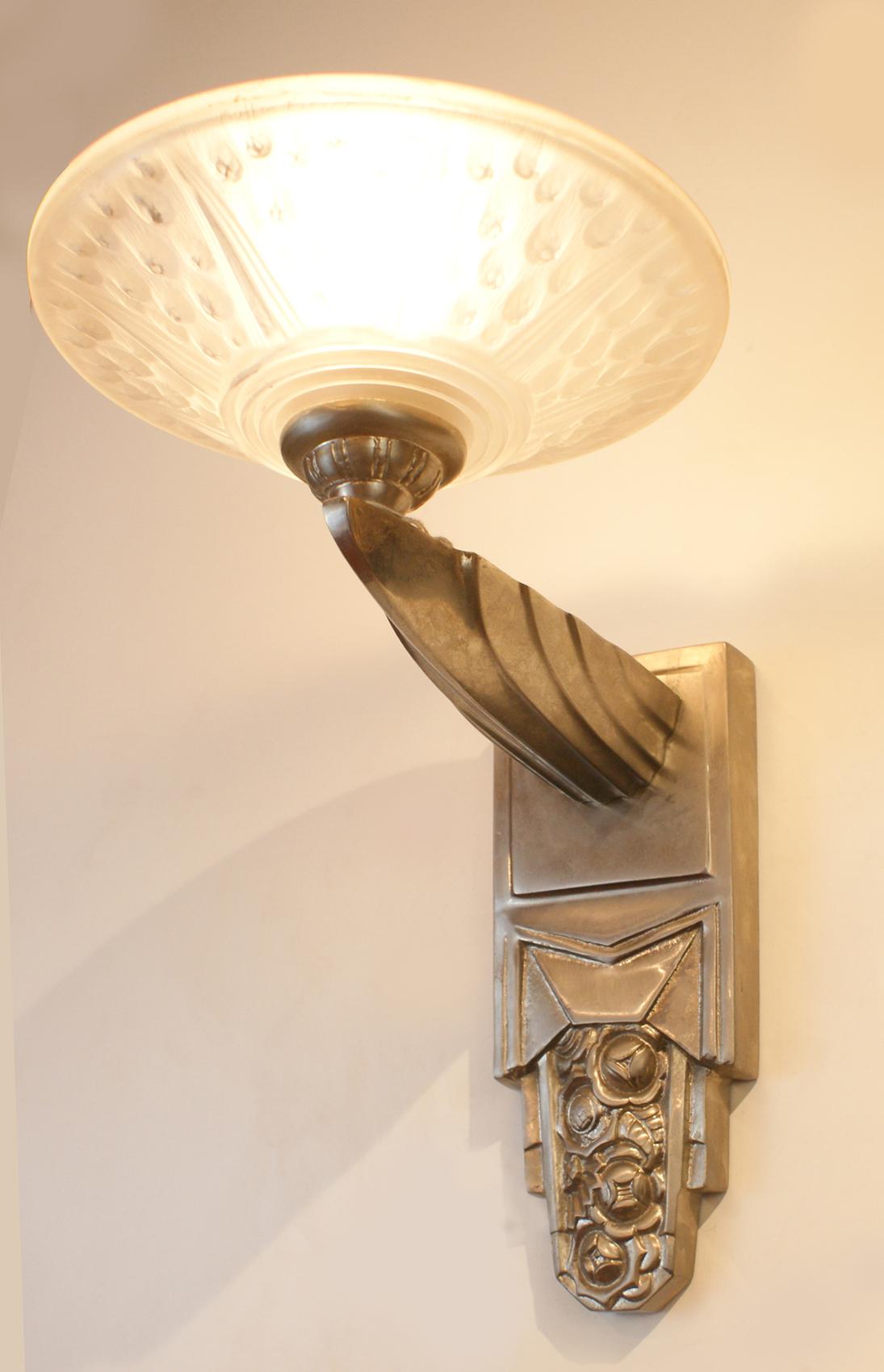 Gorgeous Pair of French Art Deco Sconces Signed Muller Frères Luneville In Good Condition For Sale In Beirut, LB