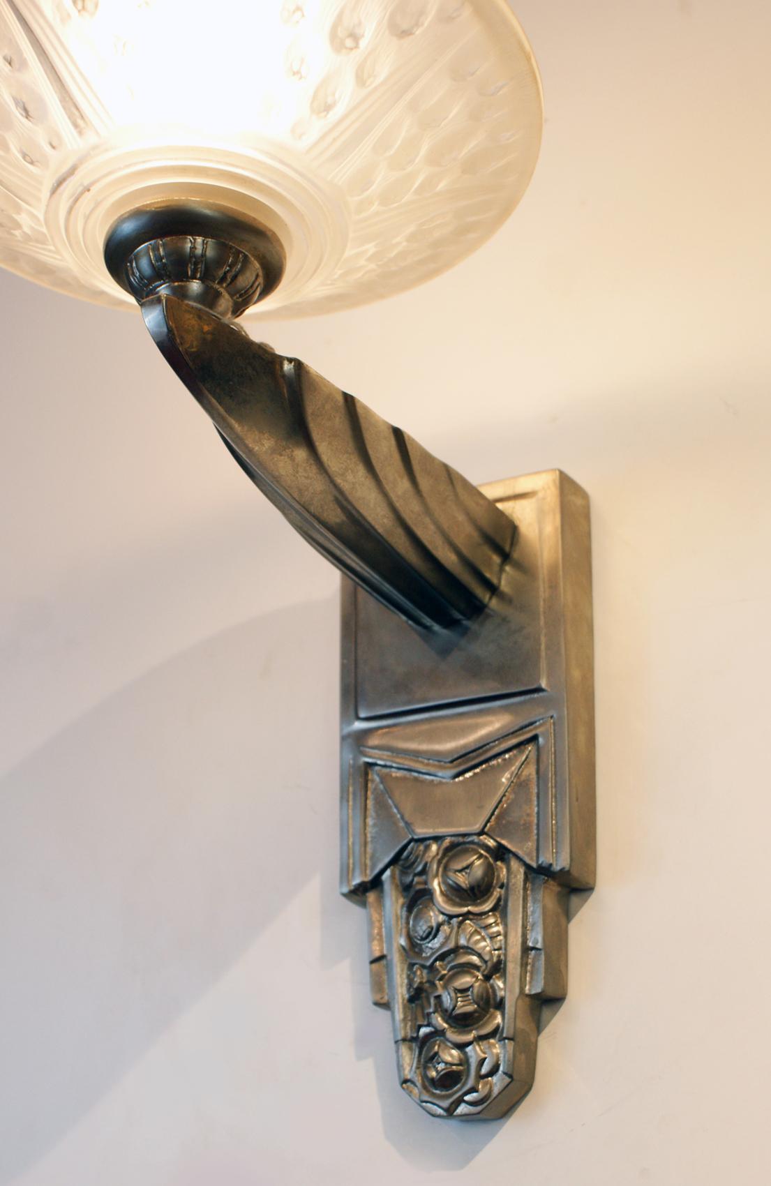 20th Century Gorgeous Pair of French Art Deco Sconces Signed Muller Frères Luneville For Sale