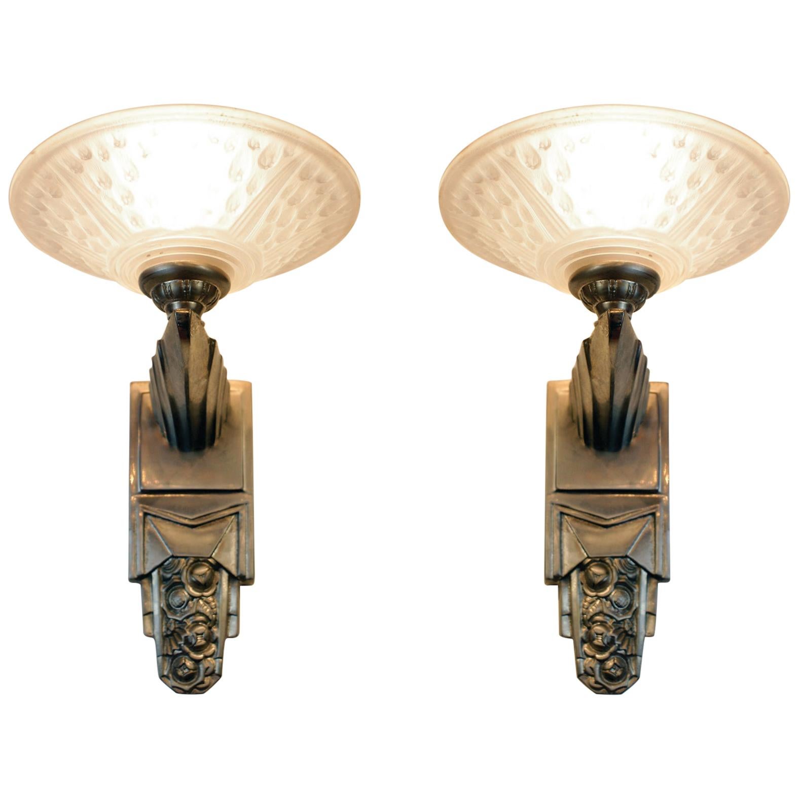 Gorgeous Pair of French Art Deco Sconces Signed Muller Frères Luneville For Sale