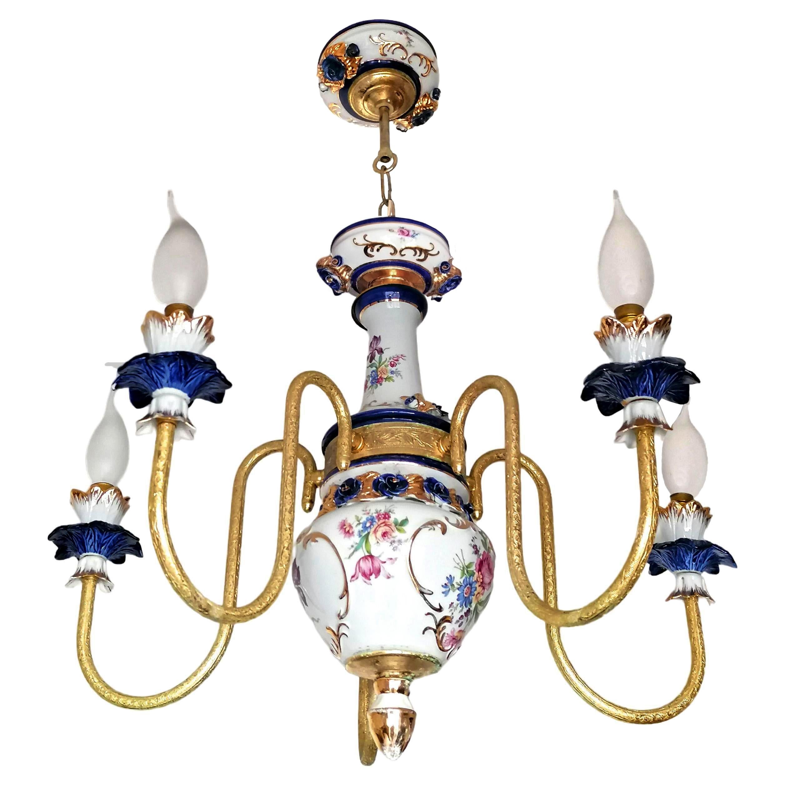 Gorgeous Pair of French Limoges Style Gilt Chandelier in Pink & Blue Porcelain In Good Condition For Sale In Coimbra, PT