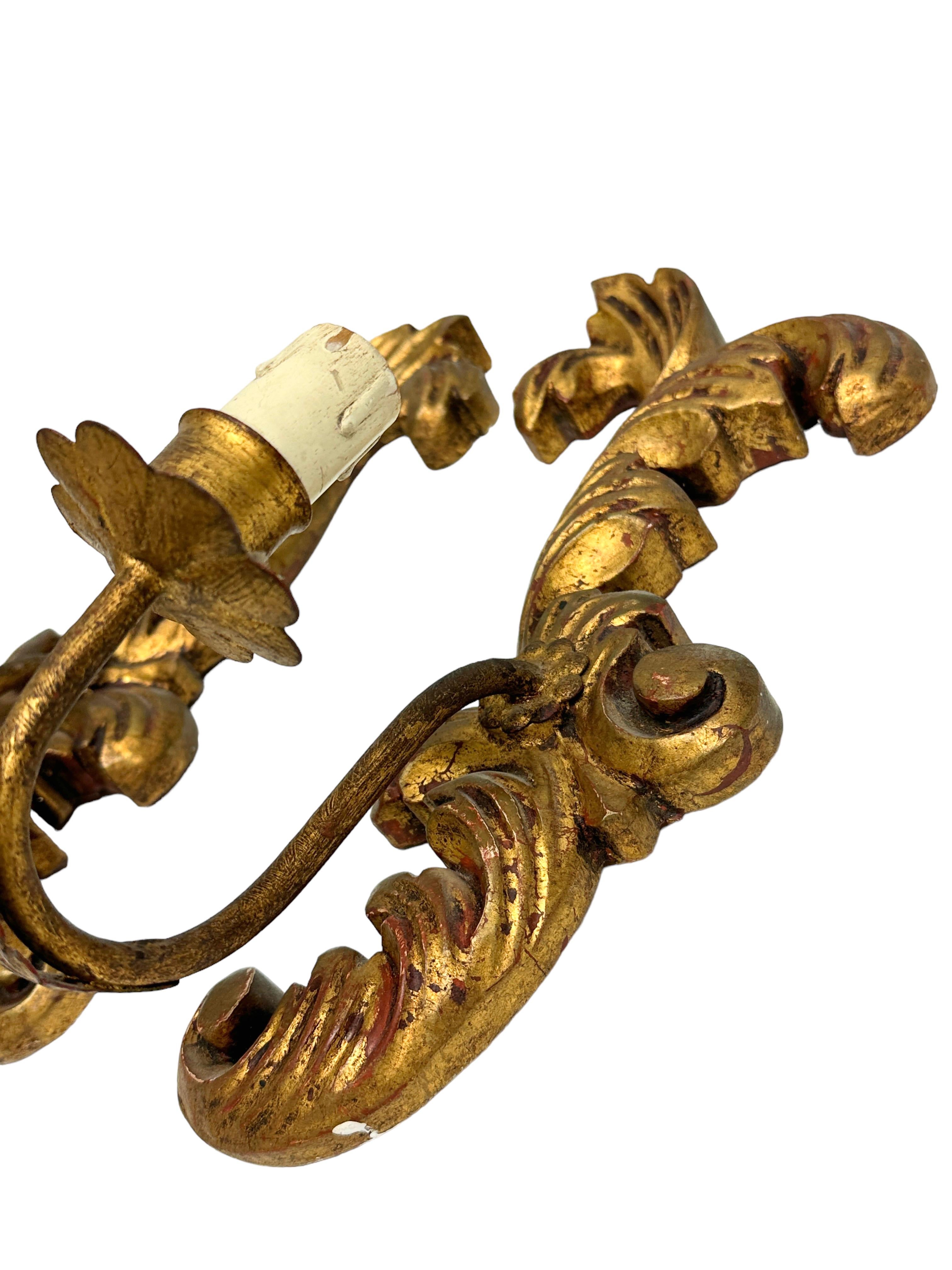 Gorgeous Pair of Giltwood Tole Toleware Florentine Style Sconces, Italy, 1910s For Sale 3