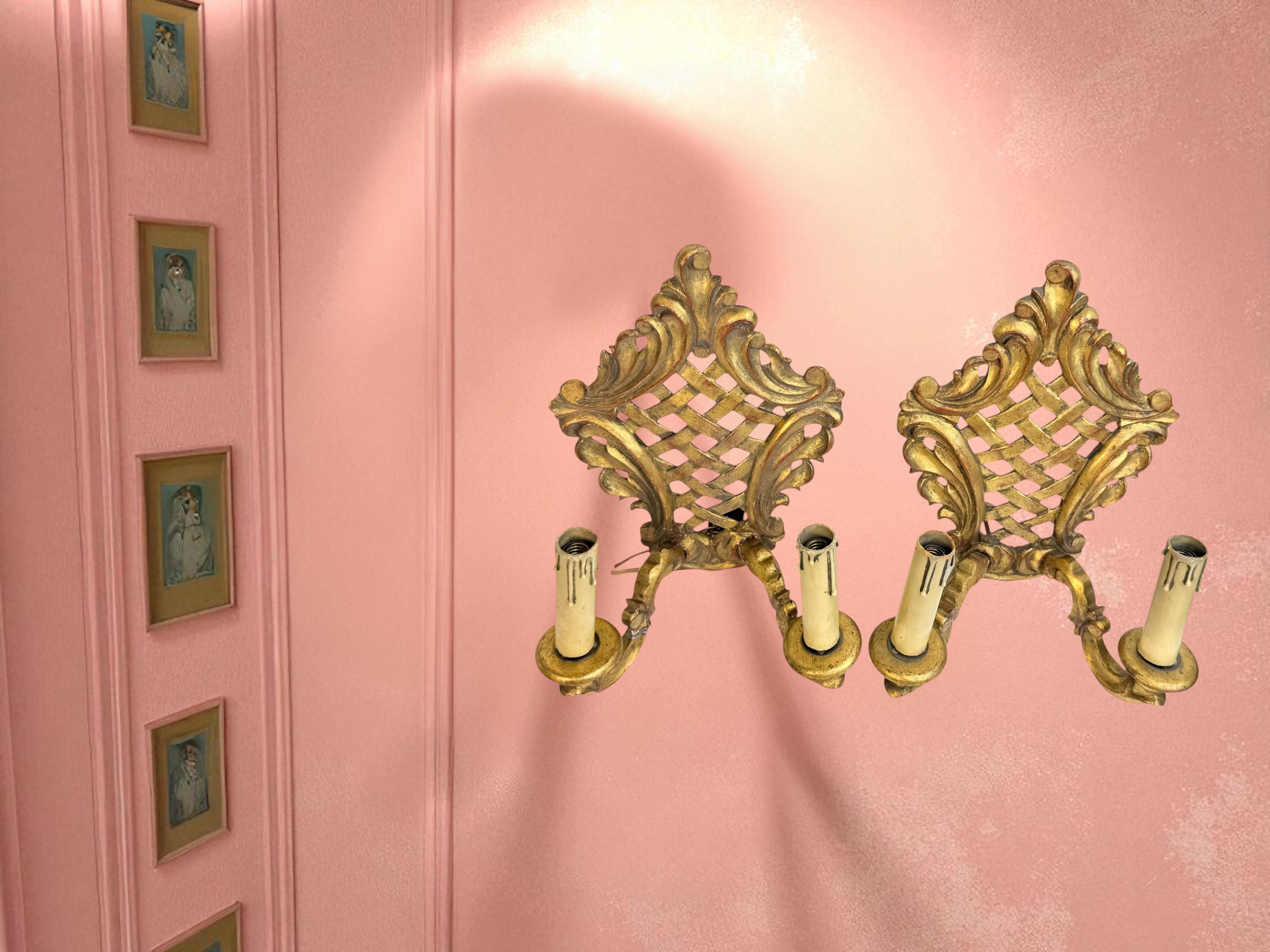 Gorgeous Pair of Gilt wood Tole Toleware Florentine Style Sconces, Italy, 1910s For Sale 3