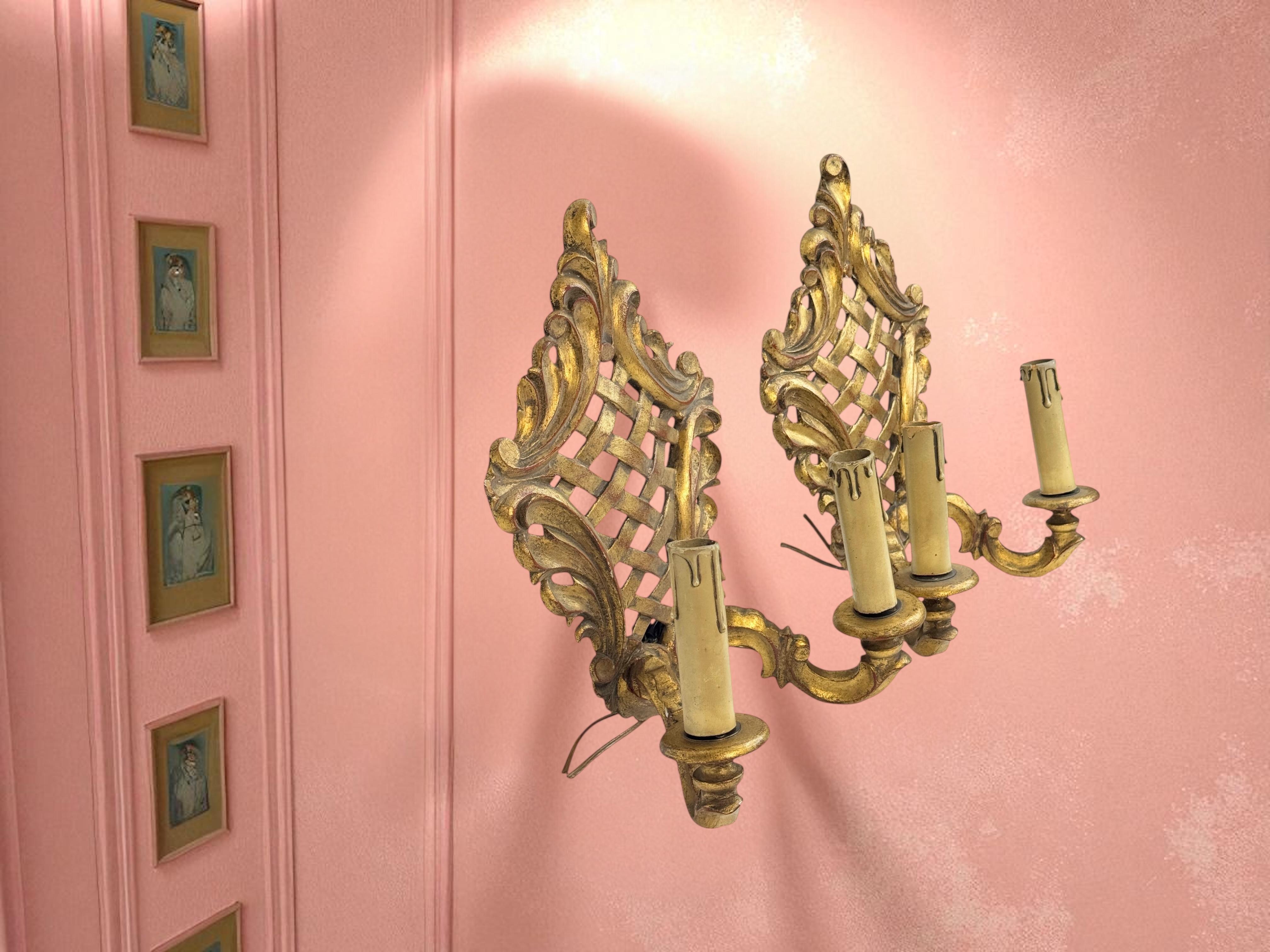 Gorgeous Pair of Gilt wood Tole Toleware Florentine Style Sconces, Italy, 1910s For Sale 4