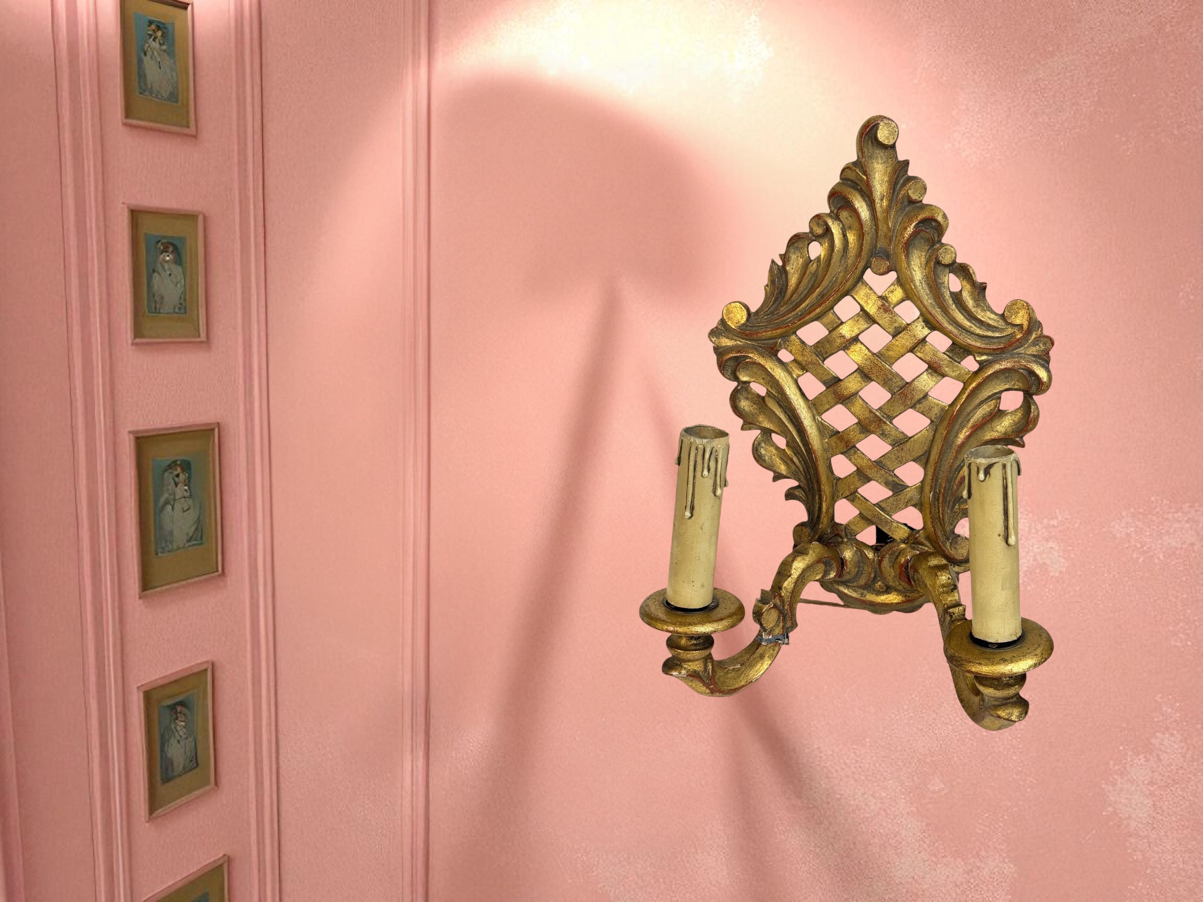 Gorgeous Pair of Gilt wood Tole Toleware Florentine Style Sconces, Italy, 1910s For Sale 1