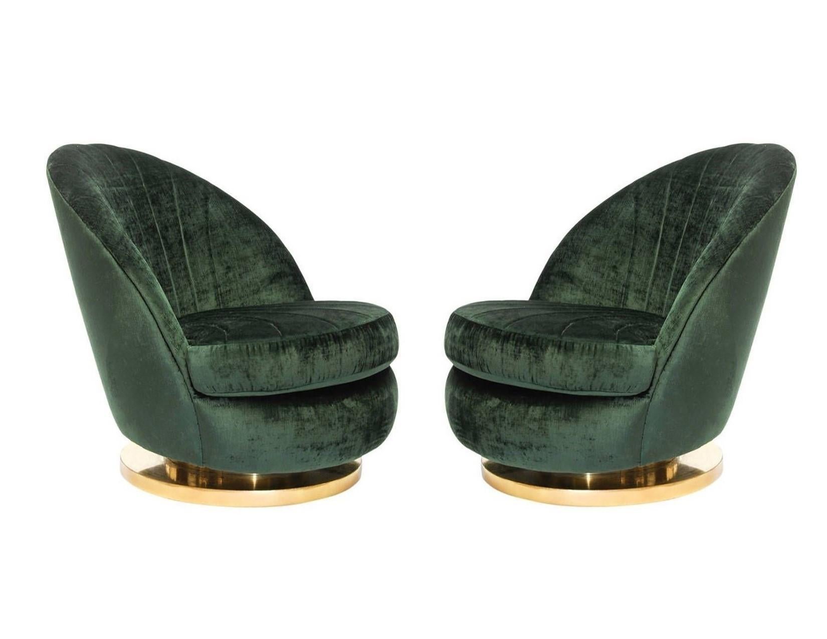 American Gorgeous Pair of Green Milo Baughman Tilt and Swivel Lounge Brass Chairs For Sale
