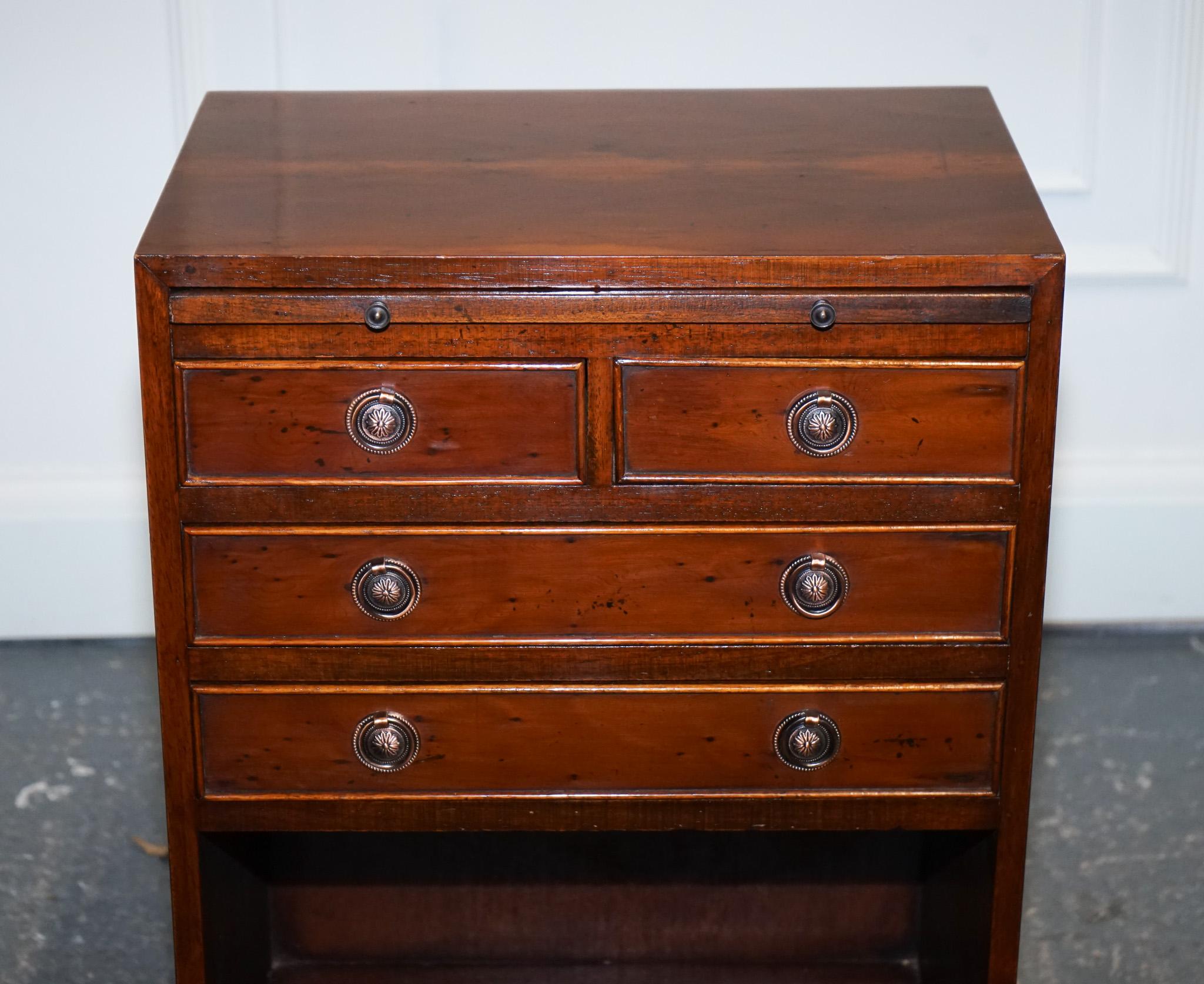 GORGEOUS PAIR OF HARDWOOD GEORGIAN STYLE NIGHTSTANDS WiTH DRAWERS 3