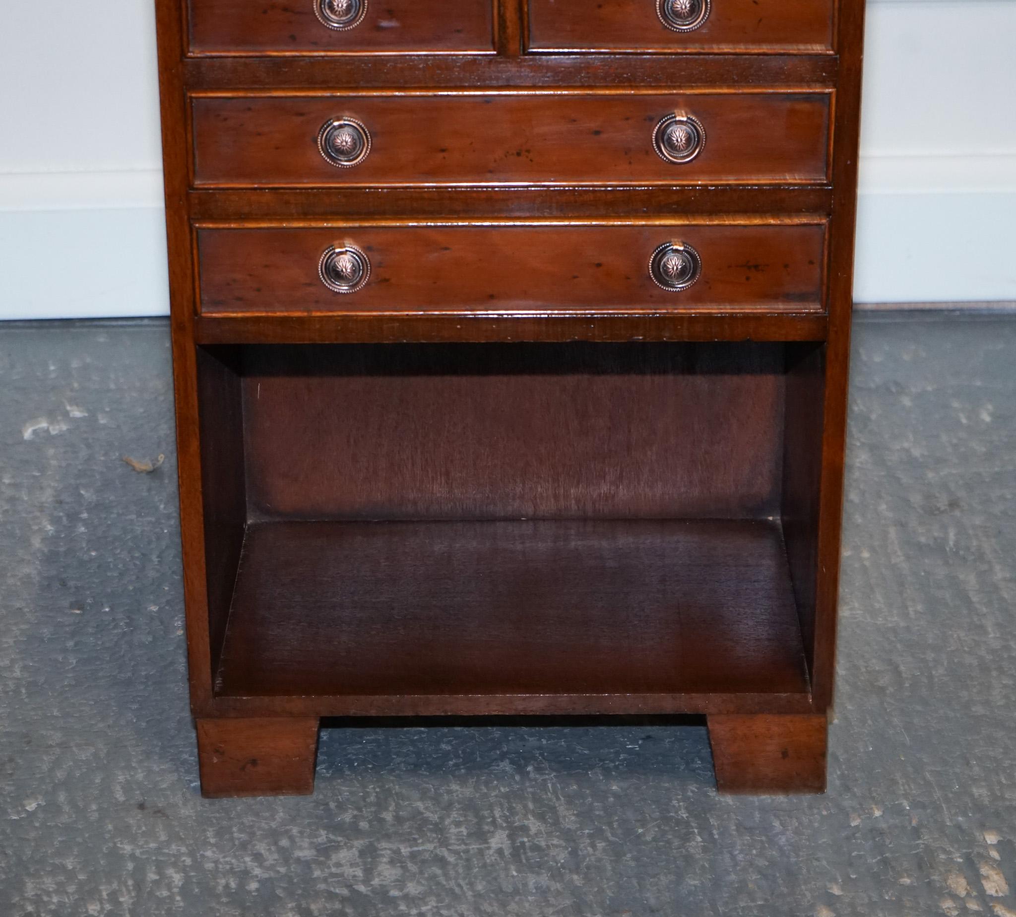 GORGEOUS PAIR OF HARDWOOD GEORGIAN STYLE NIGHTSTANDS WiTH DRAWERS 4