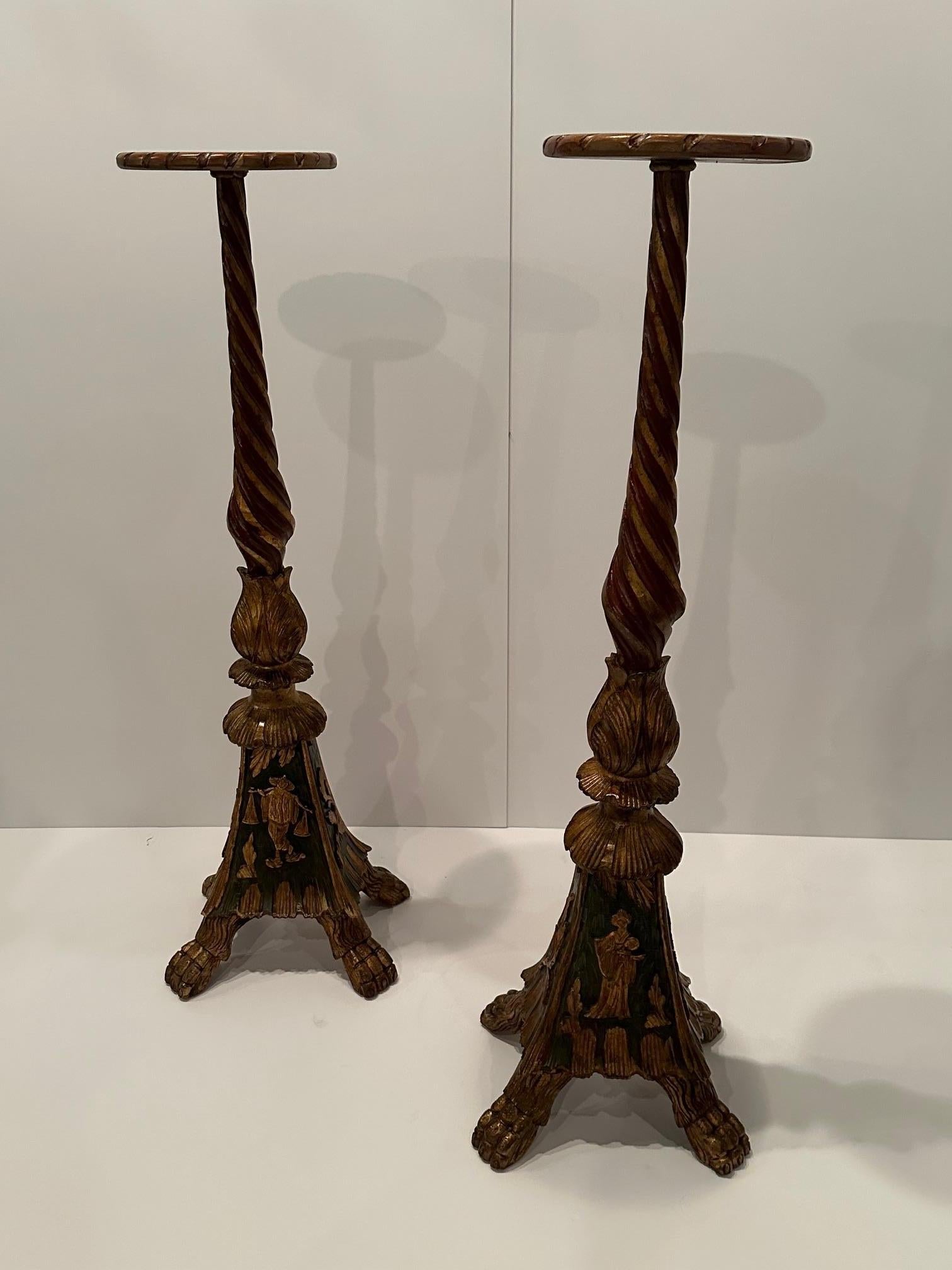 Gorgeous Pair of Italian Ornately Carved Painted & Gilded Pedestals For Sale 4