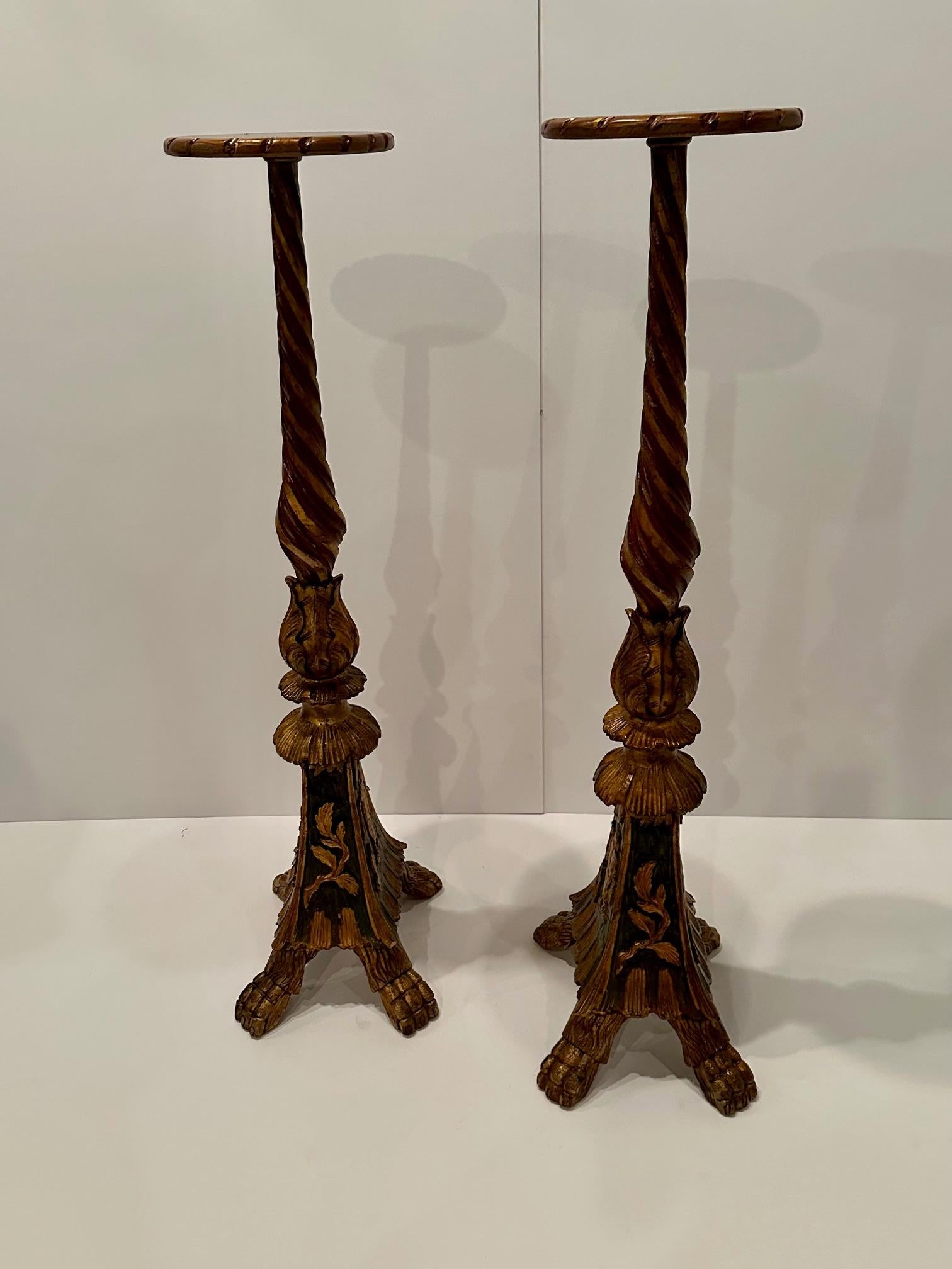 Gorgeous Pair of Italian Ornately Carved Painted & Gilded Pedestals For Sale 12