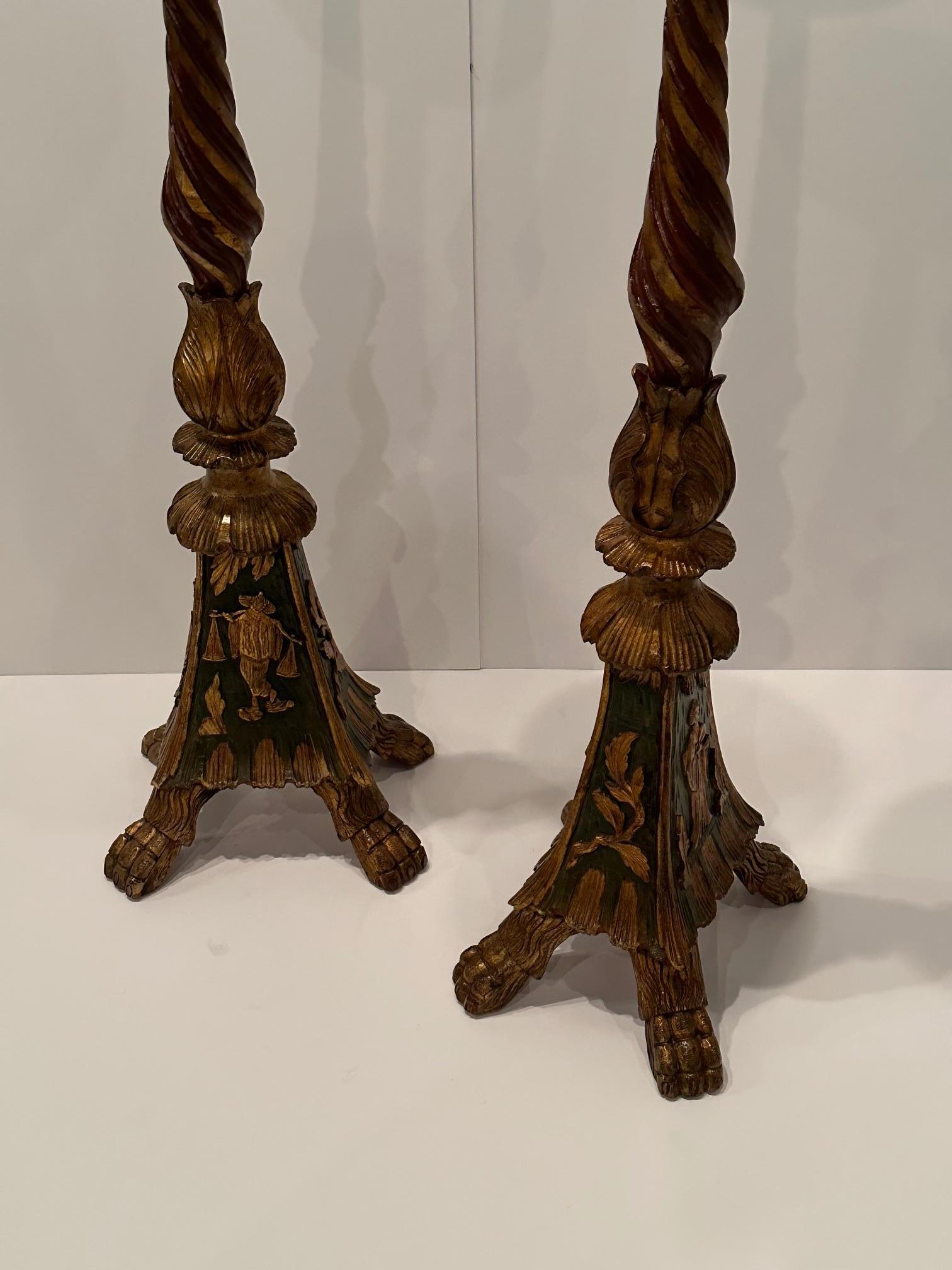Early 20th Century Gorgeous Pair of Italian Ornately Carved Painted & Gilded Pedestals For Sale