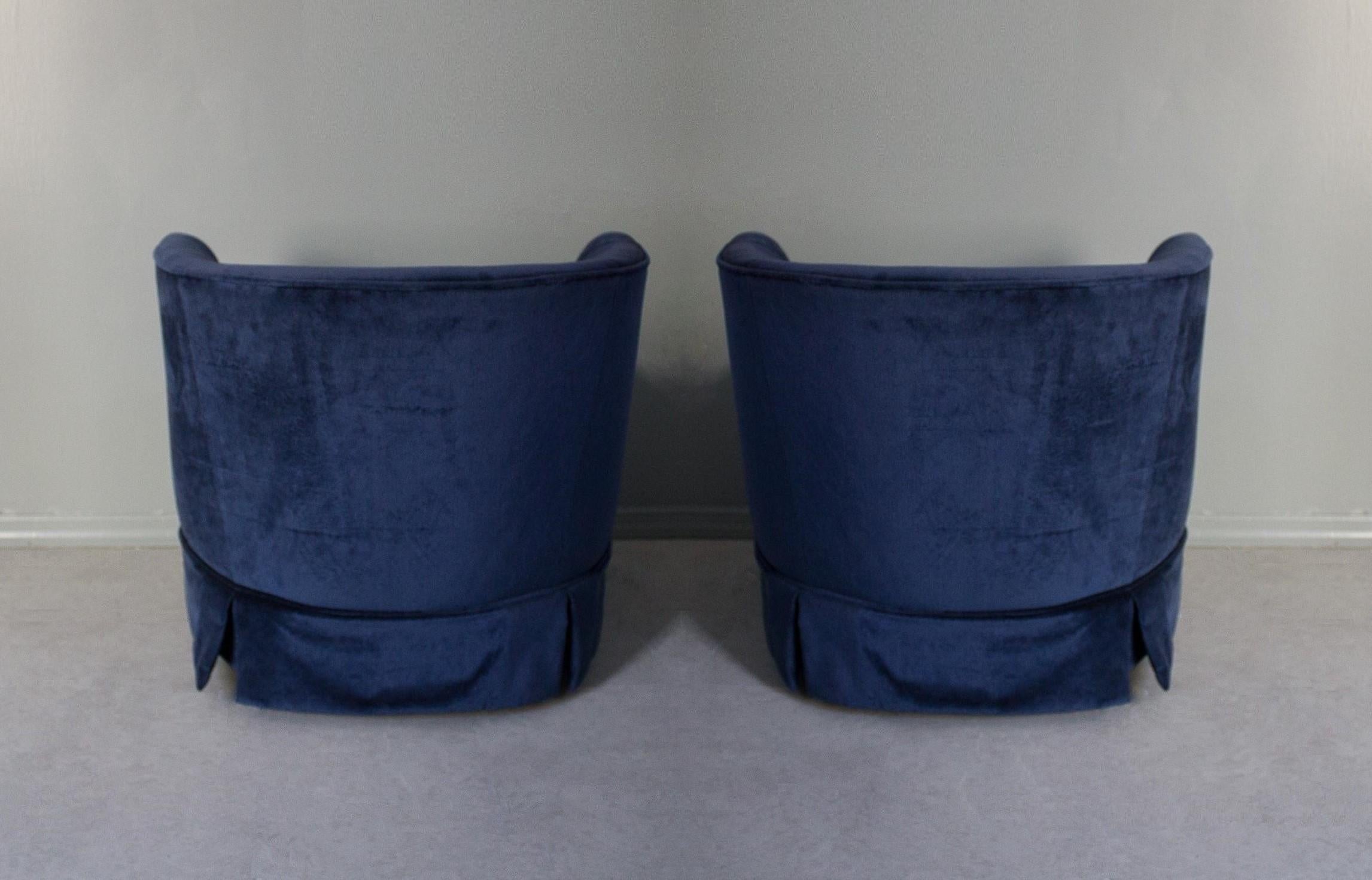 American Gorgeous Pair of Luxe Navy Fully Upholstered Club Armchairs For Sale