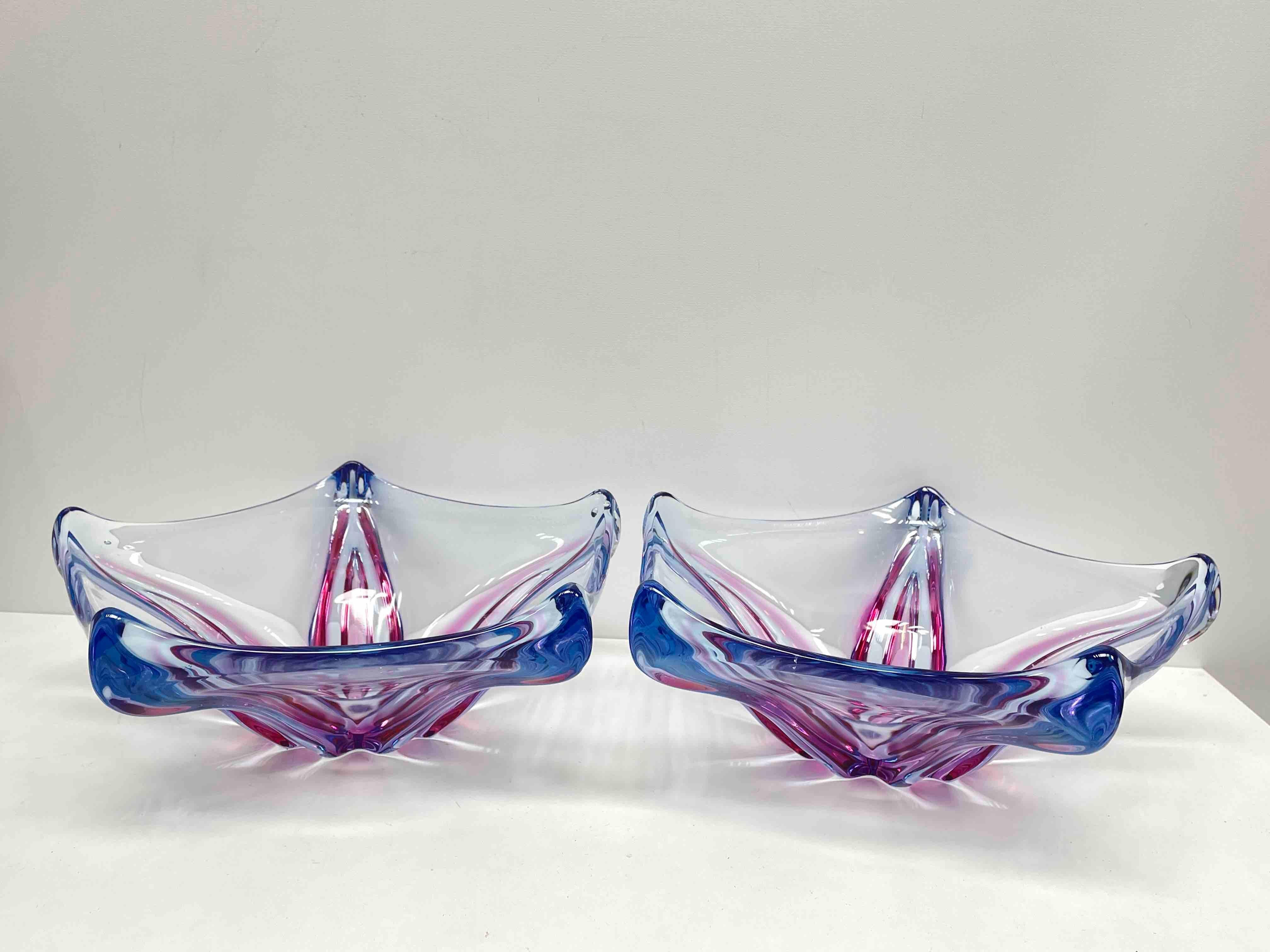 Mid-Century Modern Gorgeous Pair of Murano Art Glass Sommerso Fruit Bowls Vintage, Italy