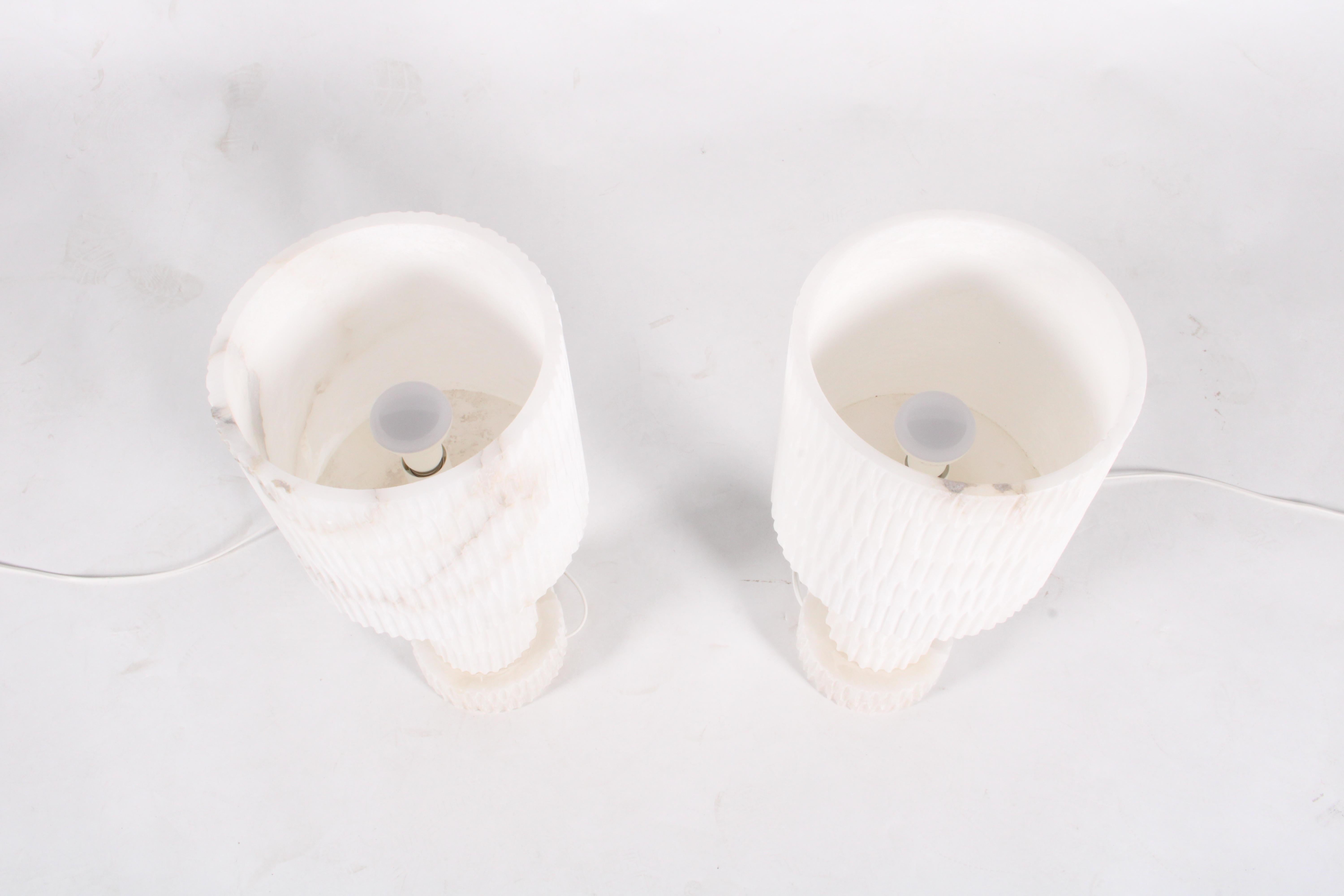 Moderne Paire de lampes de table en pierre d'albâtre naturelle * LIVRAISON GRATUITE en vente