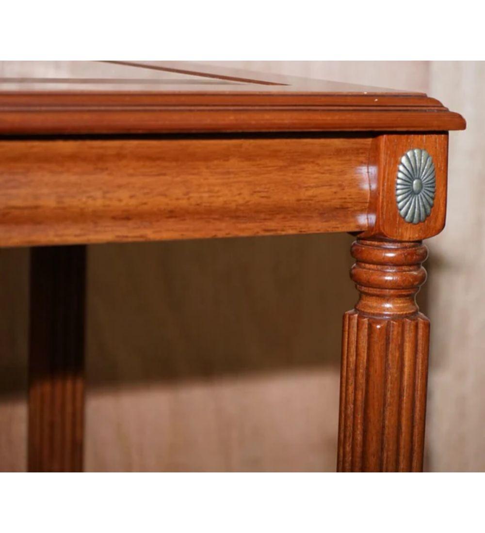 Gorgeous Pair of Regency Style Glass Top Side End Tables In Good Condition For Sale In Pulborough, GB