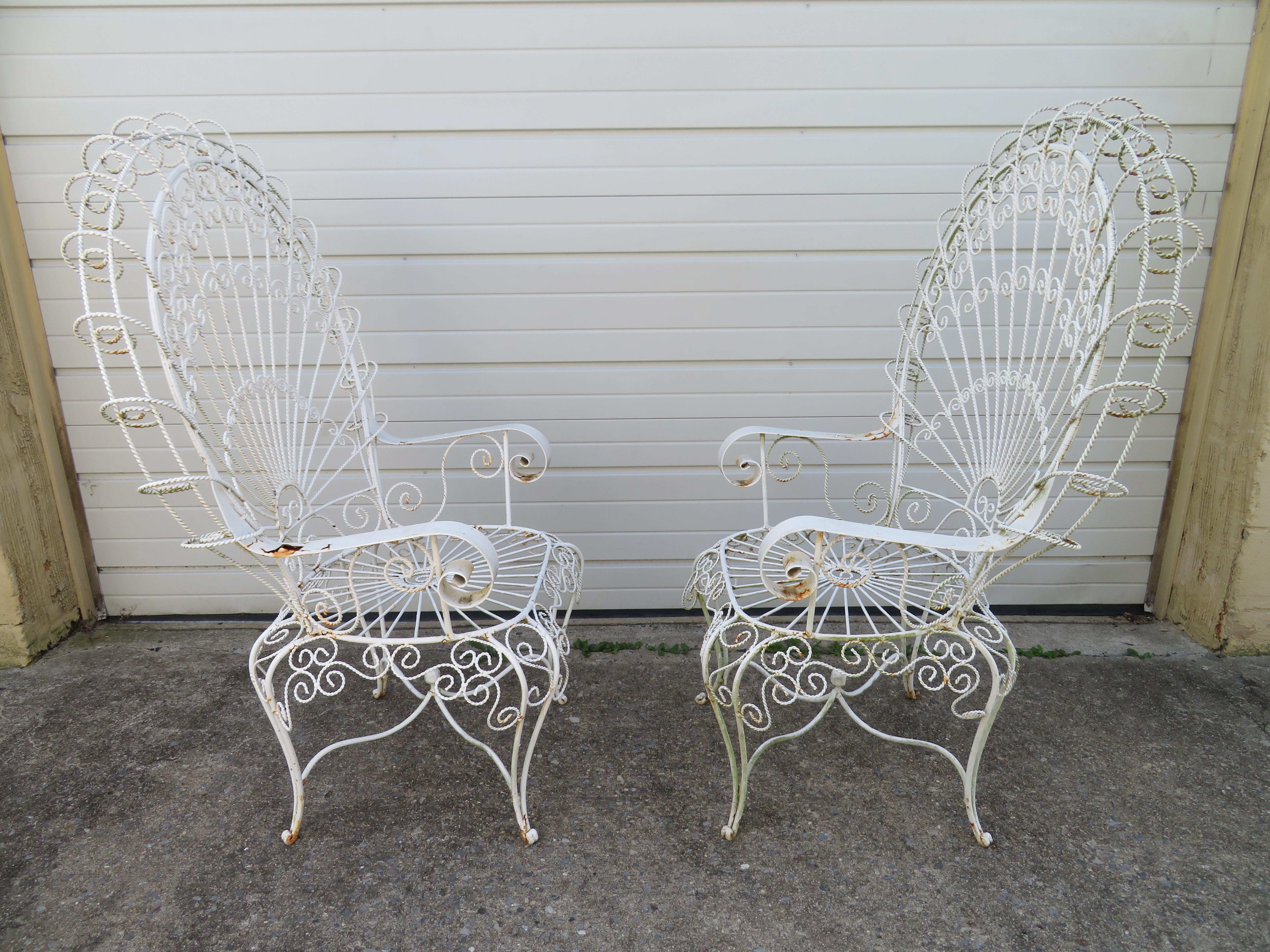 Gorgeous Pair of Salterini Style Wrought Iron Fan Back Peacock Patio Chairs In Good Condition In Pemberton, NJ