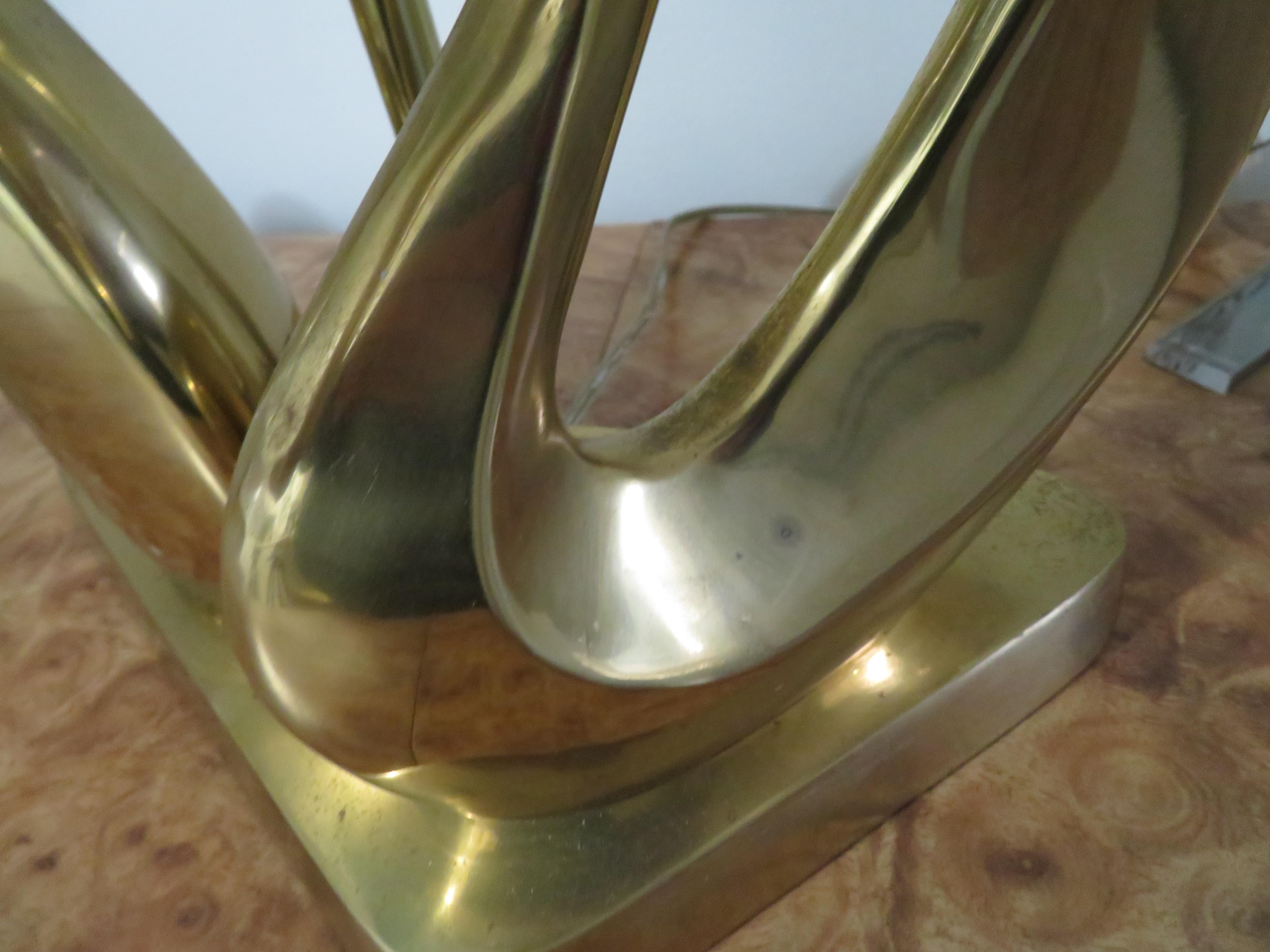 Gorgeous Pair Solid Brass Mid-Century Modern Stylized Swan Lamps In Good Condition For Sale In Pemberton, NJ