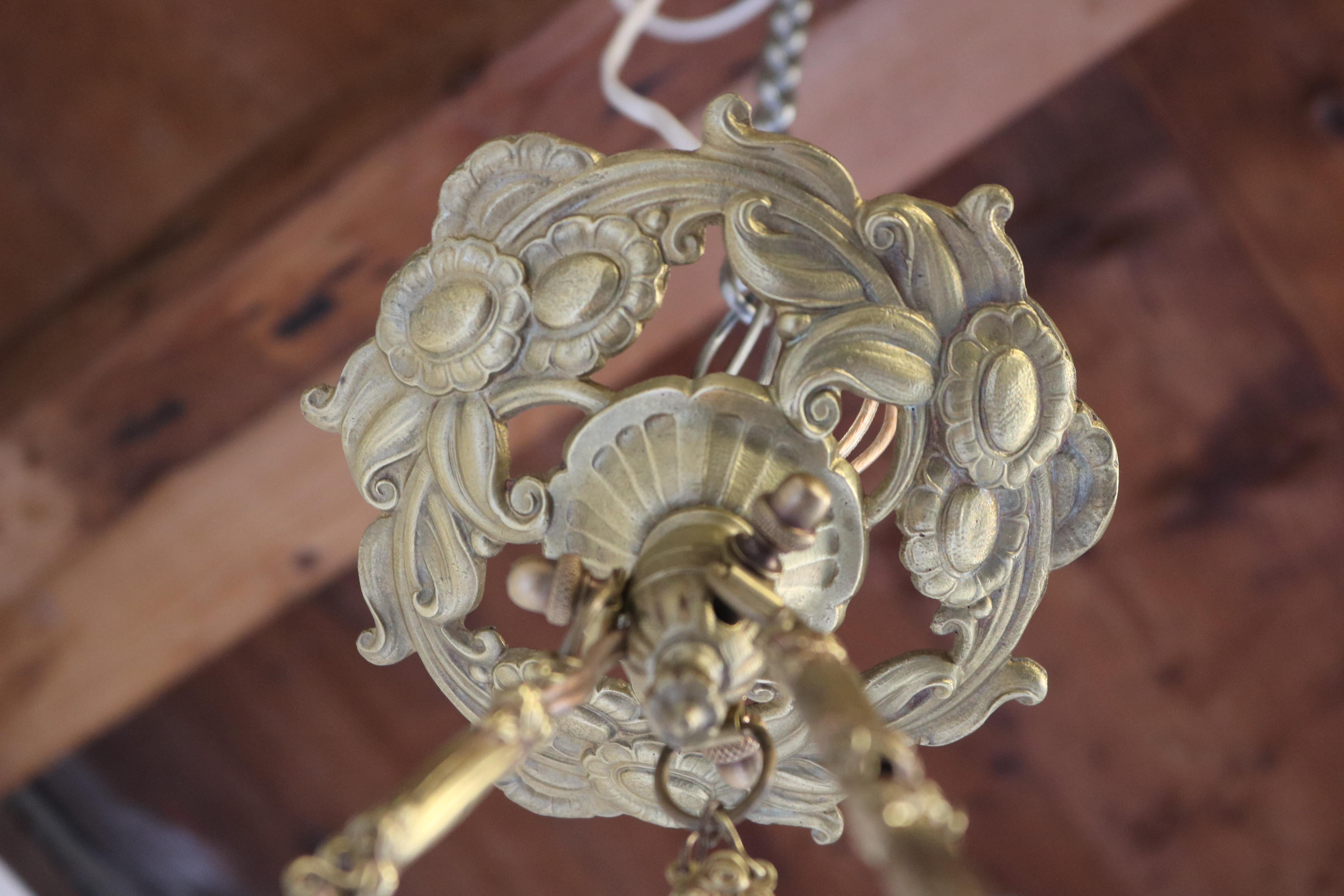 Wunderschöner pate de verre degue-Kronleuchter aus antiker französischer Bronze im Art nouveau-Stil  im Angebot 2