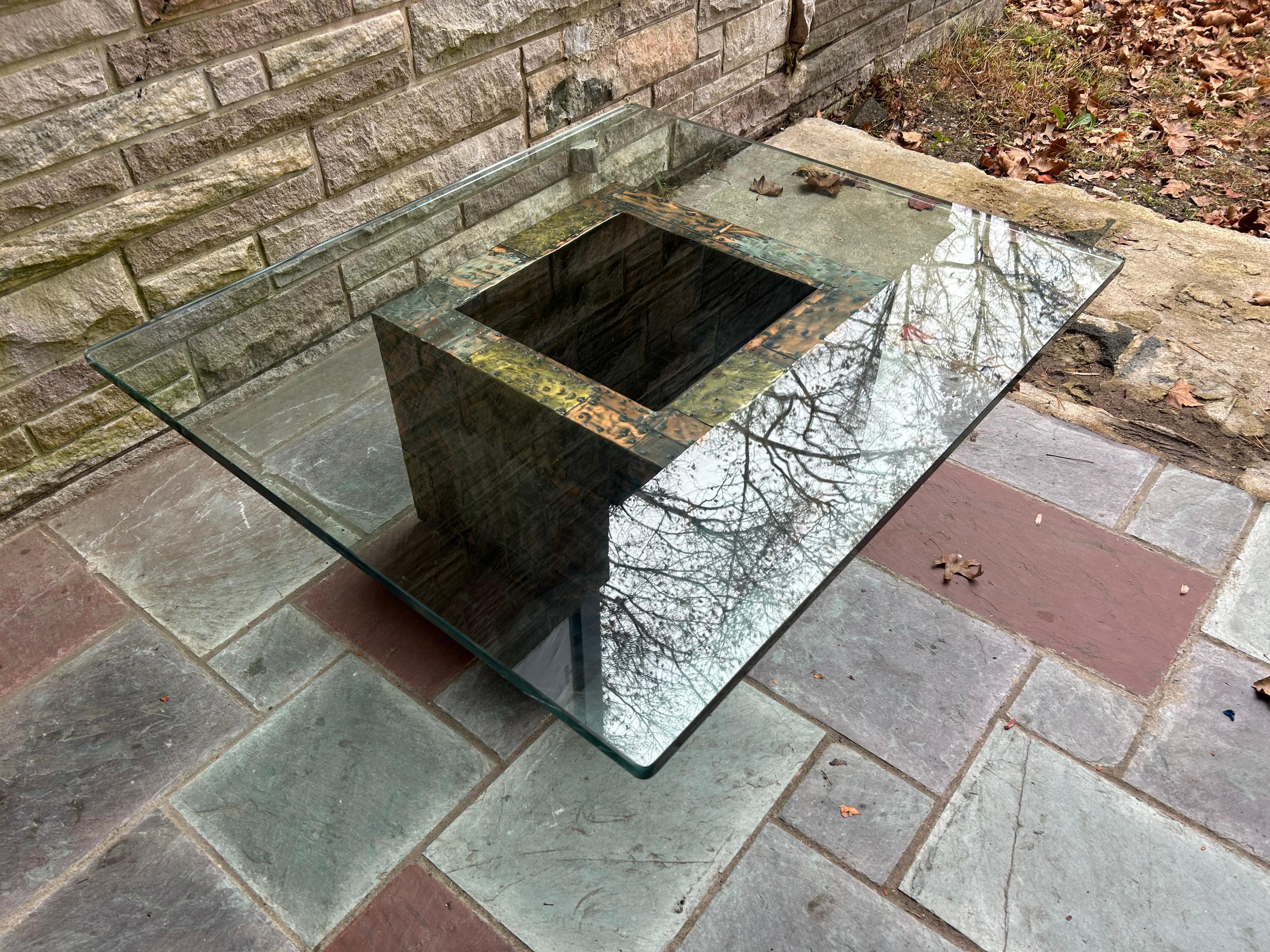 Magnifique table basse en métal mélangé patchwork de Paul Evans Mid-Century Modern Bon état - En vente à Pemberton, NJ