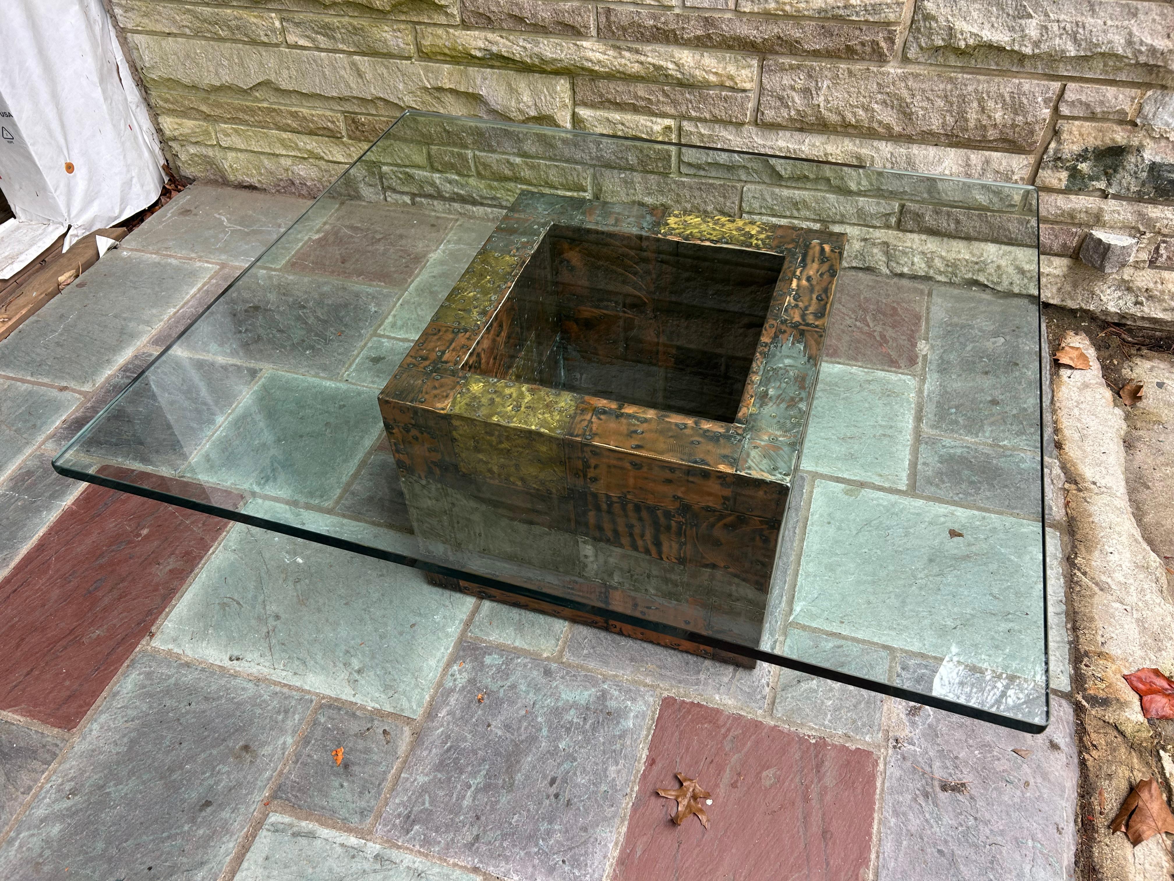 Laiton Magnifique table basse en métal mélangé patchwork de Paul Evans Mid-Century Modern en vente