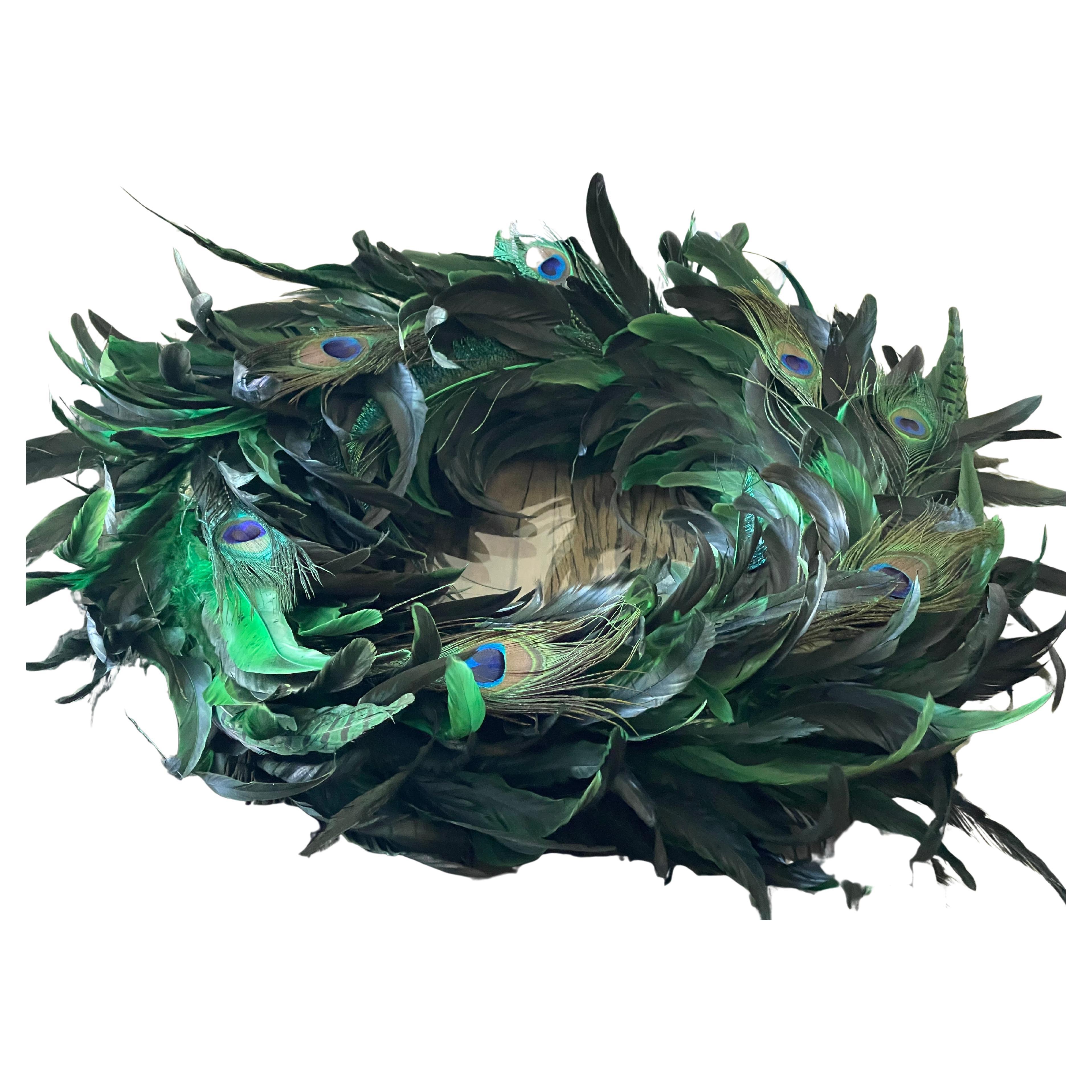 Guirnalda navideña con plumas de pavo real