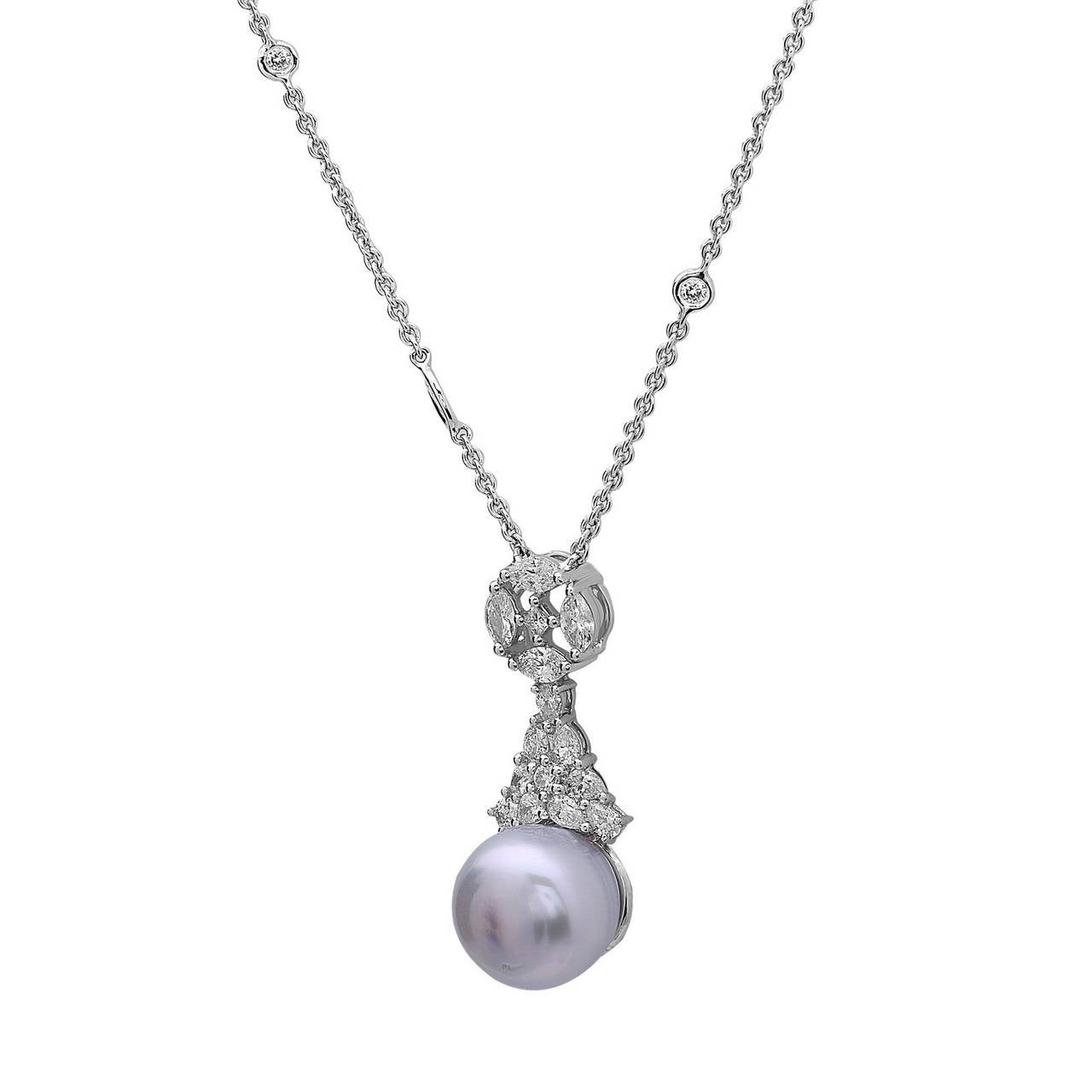 Contemporary Gorgeous Pearl Diamond Gold Drop Chain Necklace Made In 18k White Gold For Sale