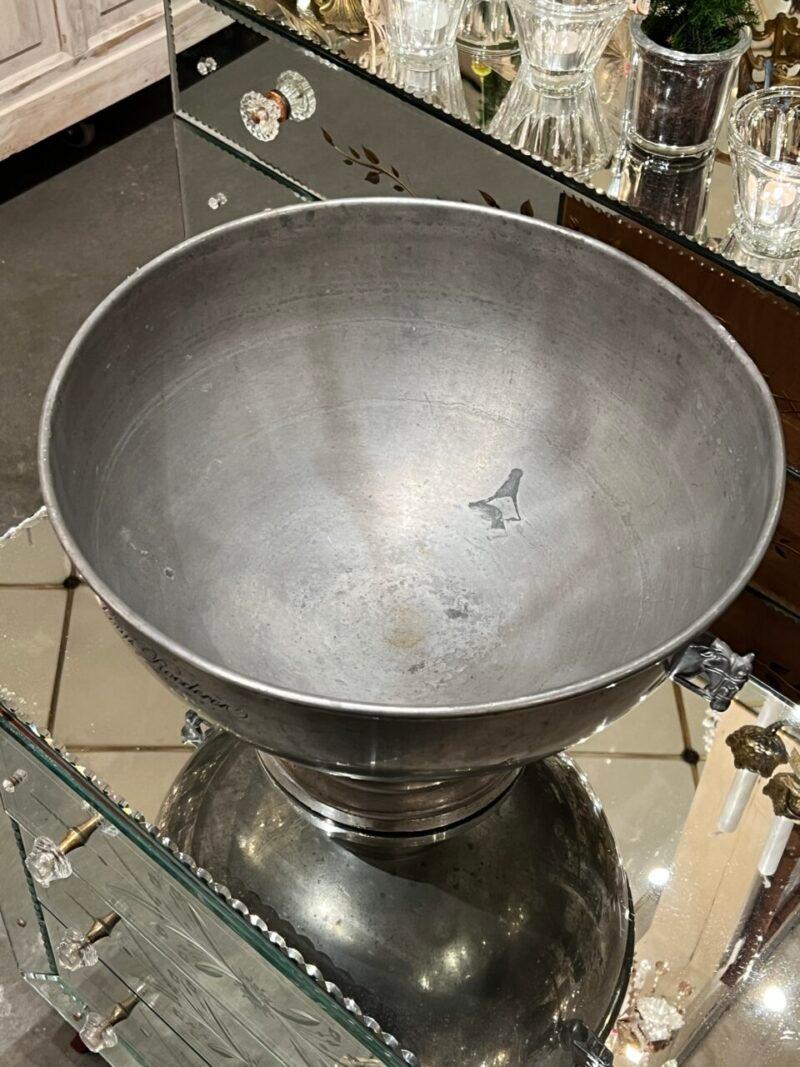 Wunderschöne Louis Roederer Champagner-Kühler-Horse-Kopfgriffe aus Zinn im Angebot 1