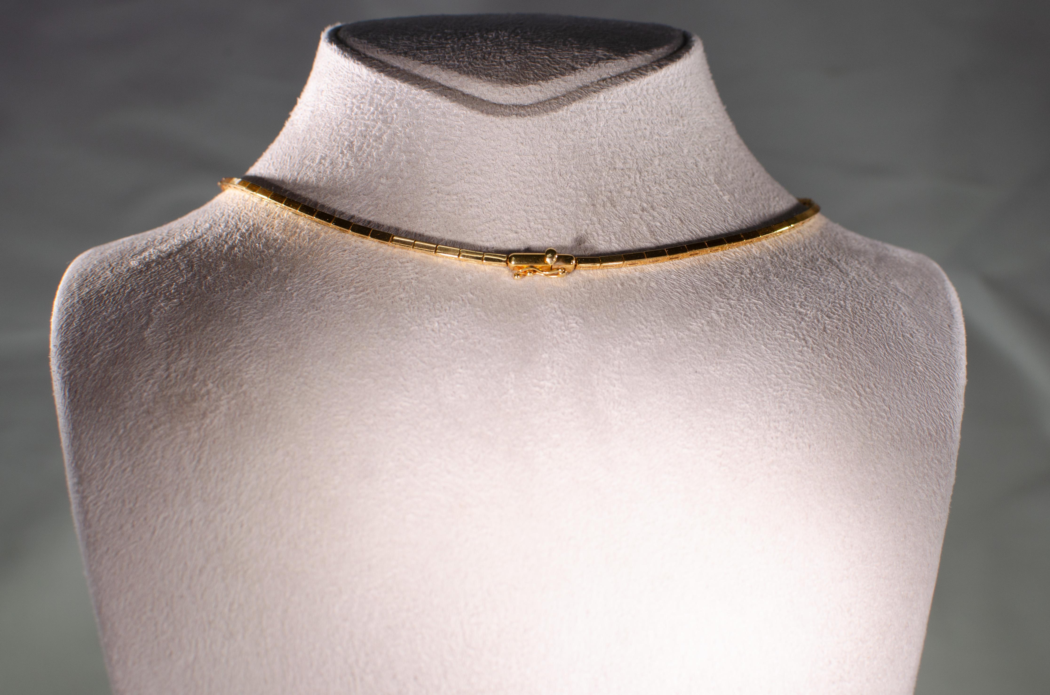 Round Cut Gorgeous Pink Gold & Diamond Necklace For Sale