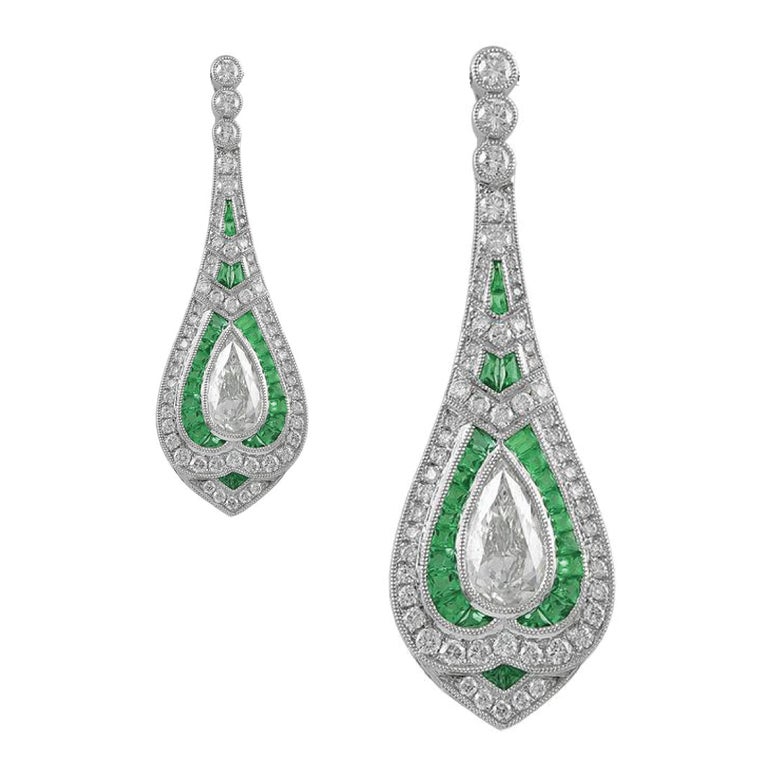 Gorgeous Platinum 0.50 Carat Emerald and Diamond Pendant For Sale at ...