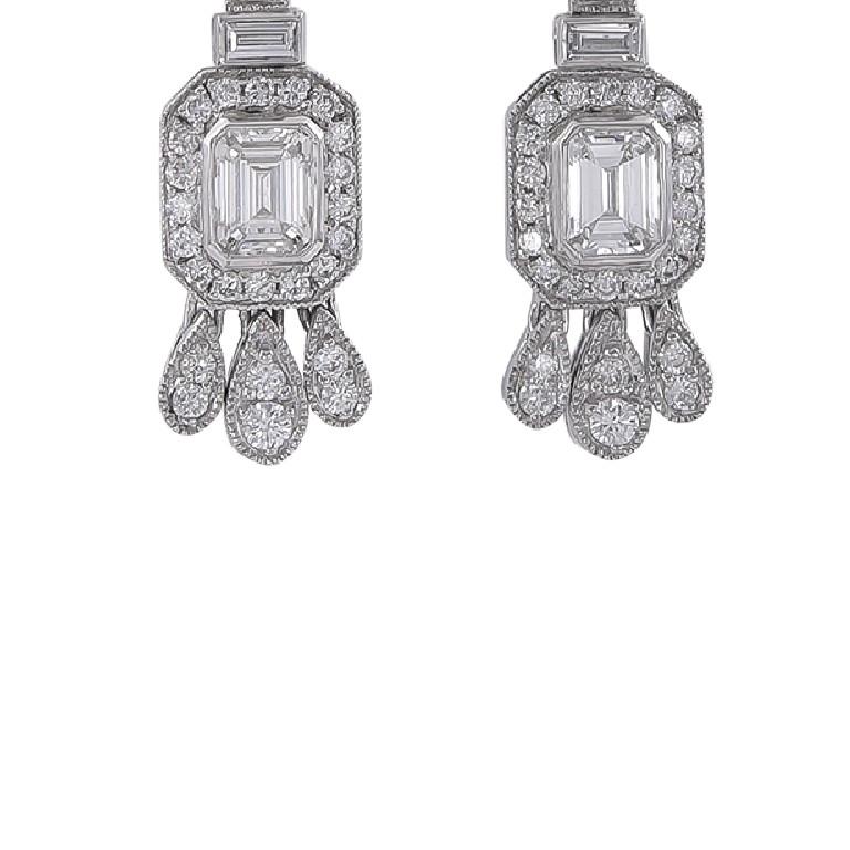 Taille émeraude Boucles d'oreilles Sophia D en platine et diamants de 2,60 carats en vente