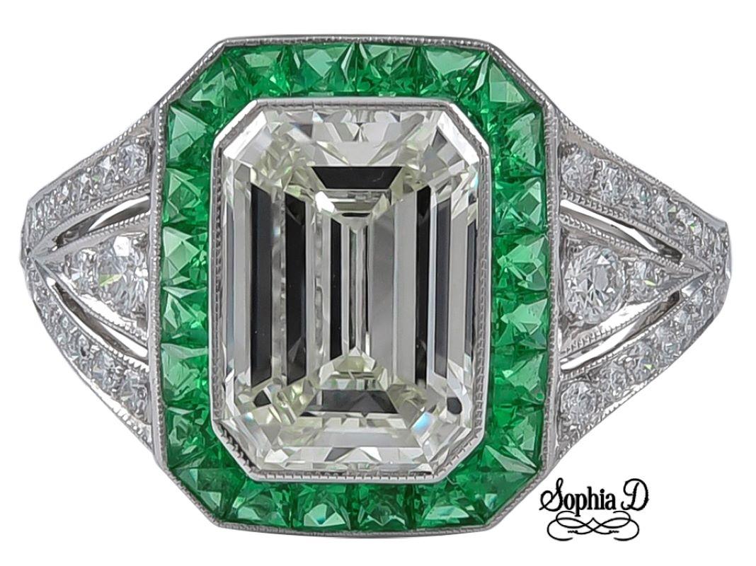 Sophia D 2.75 Carat Center Diamond and Emerald Art Deco Ring In New Condition For Sale In New York, NY