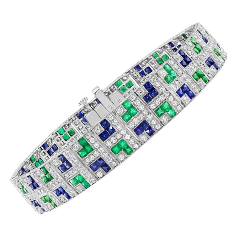 Bracelet Art déco Sophia D. en platine avec saphir, émeraude et diamant.  en vente
