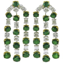  Boucles d'oreilles chandelier Sophia D. en platine et or jaune avec émeraudes et diamants