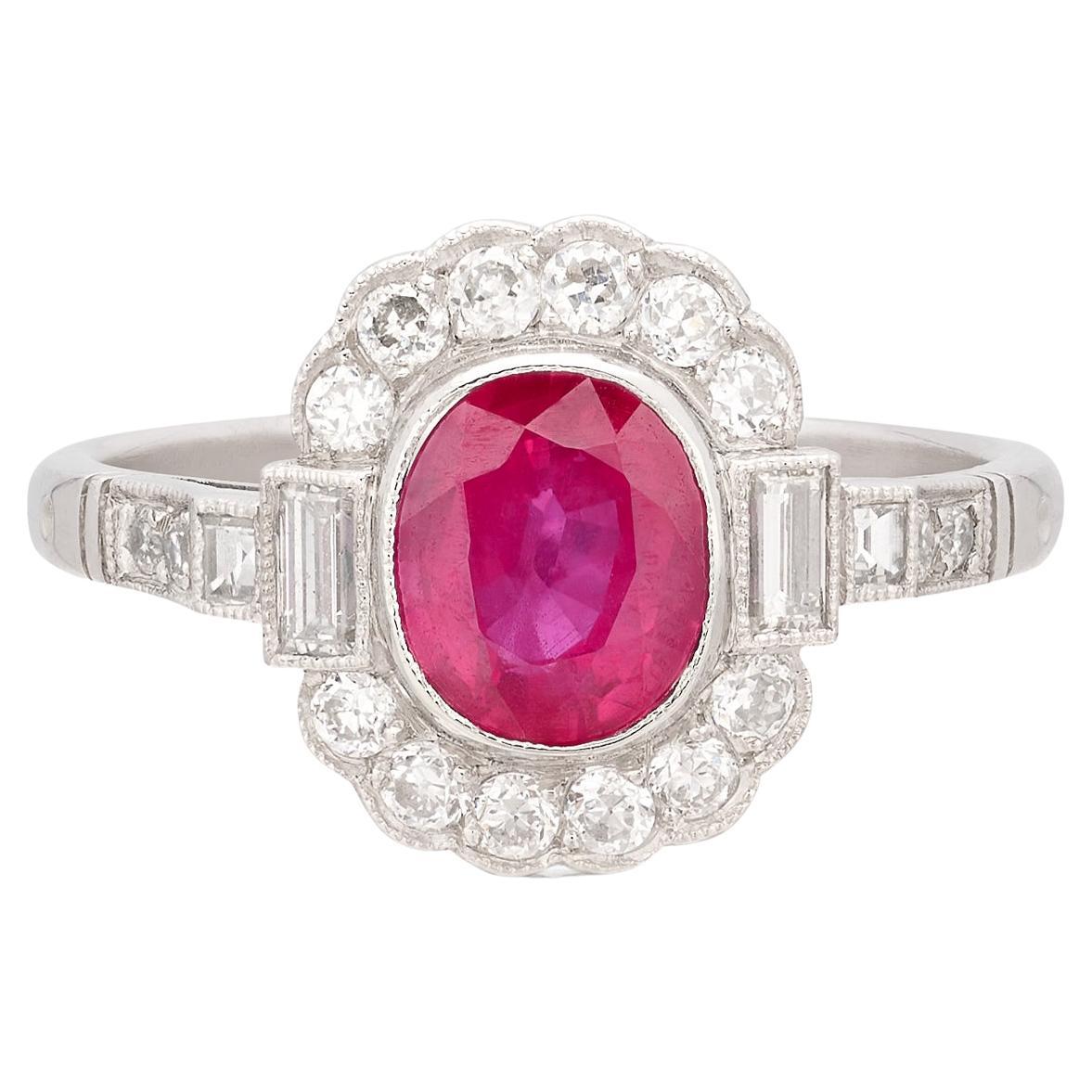 Ring aus wunderschönem Platin mit Burma-Rubin und Diamant im Deco-Stil