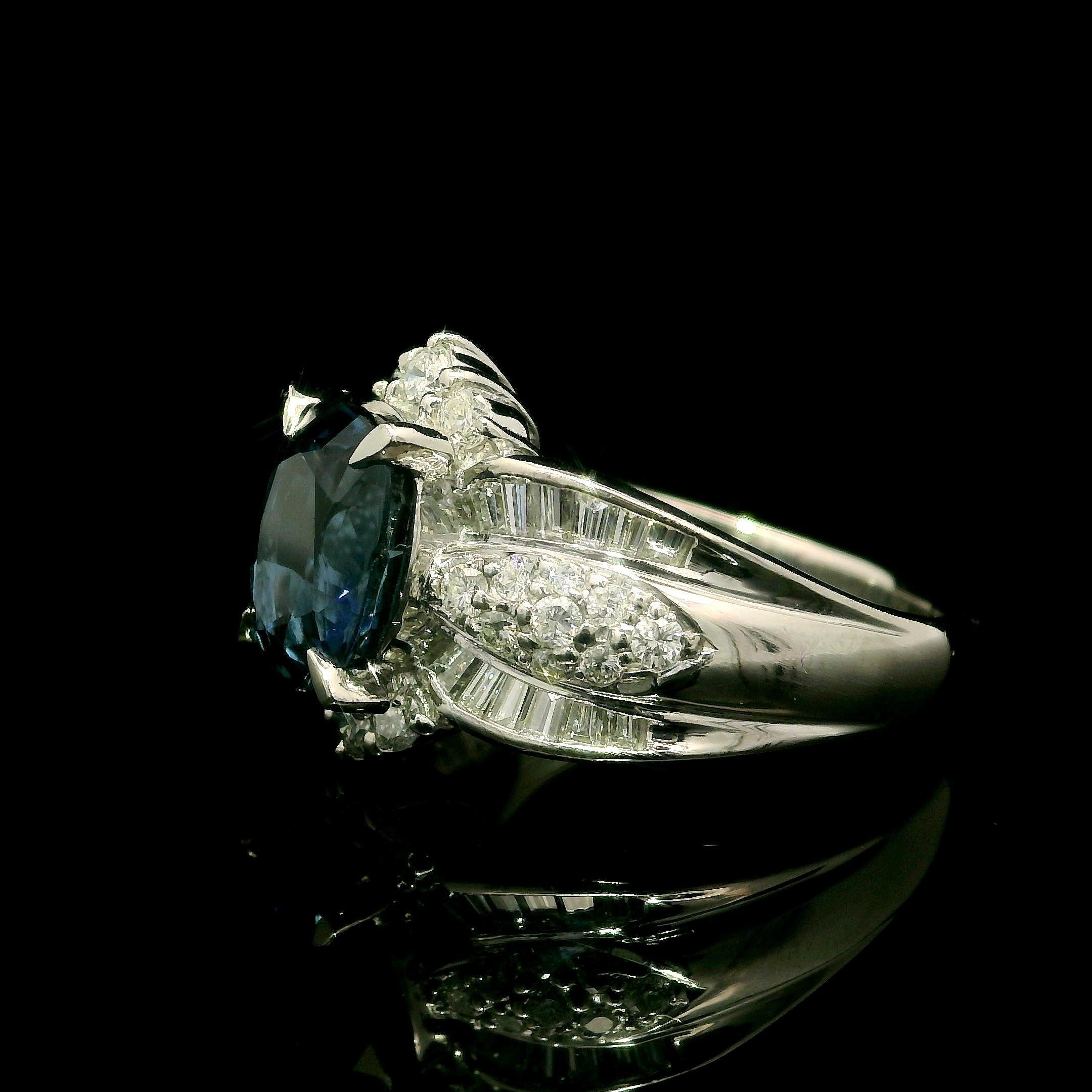 Gorgeous Platinum GIA 3.71ctw Oval Blue Clean Brilliant Sapphire & Diamond Ring en vente 2