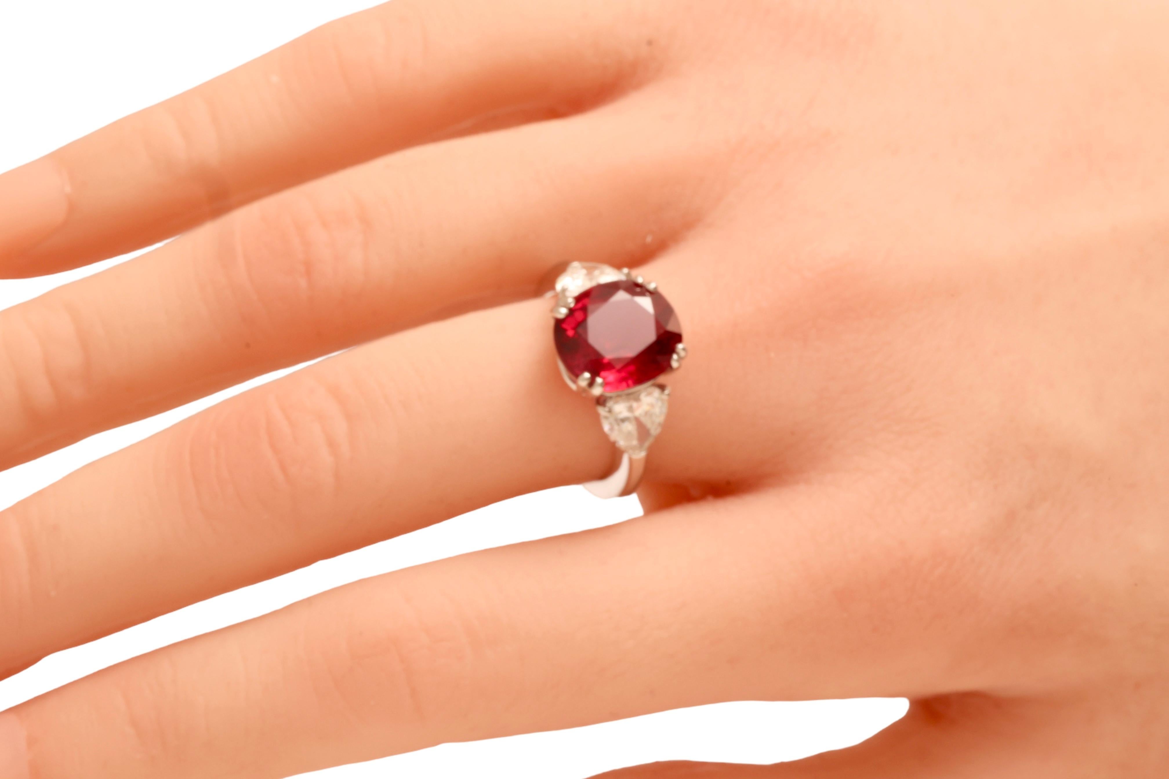 Gorgeous Platinum Ring with Vivid Red 5.53 Ct Ruby & 1.5 Ct Heart Shape Diamond For Sale 4