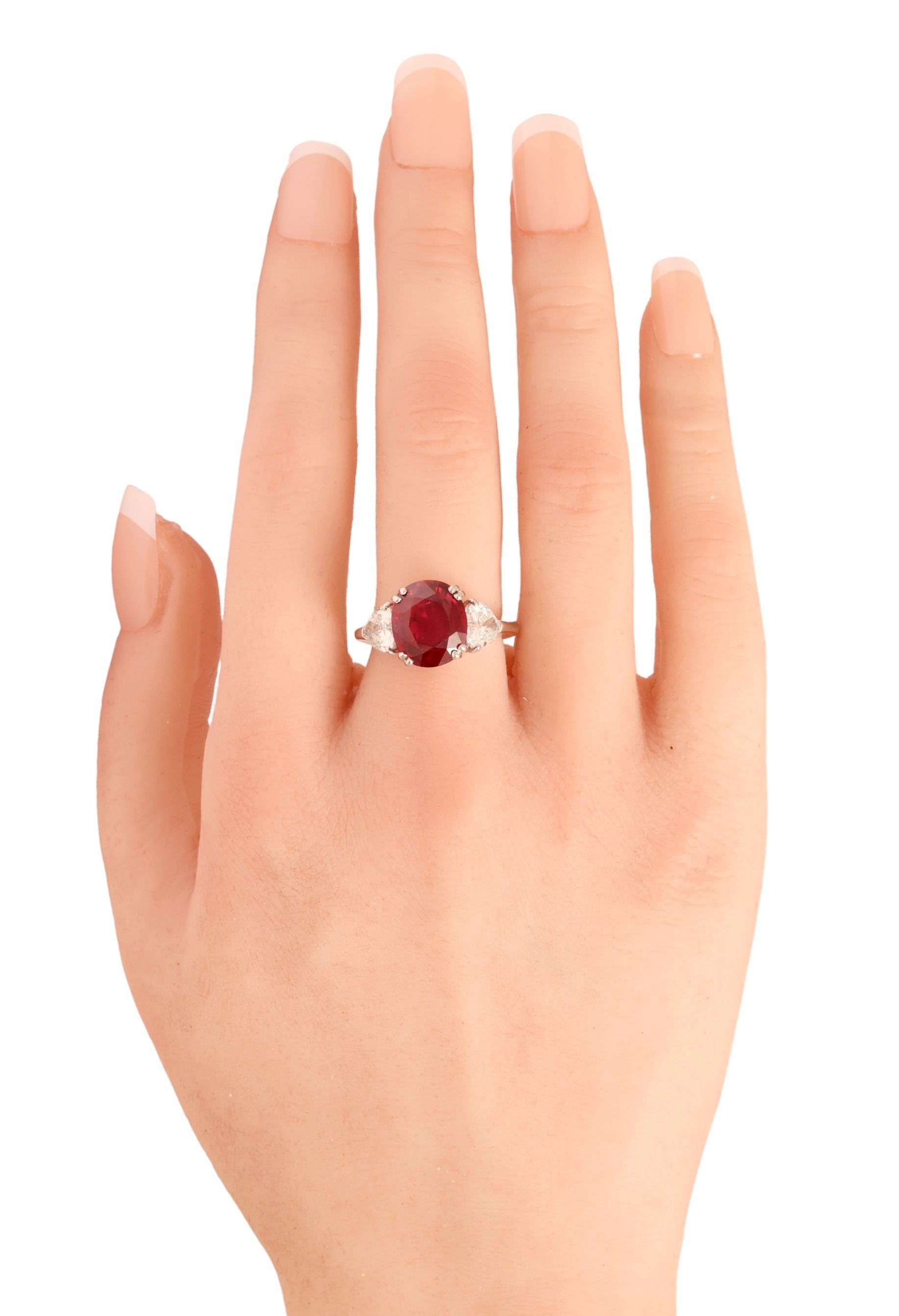 Women's or Men's Gorgeous Platinum Ring with Vivid Red 5.53 Ct Ruby & 1.5 Ct Heart Shape Diamond For Sale