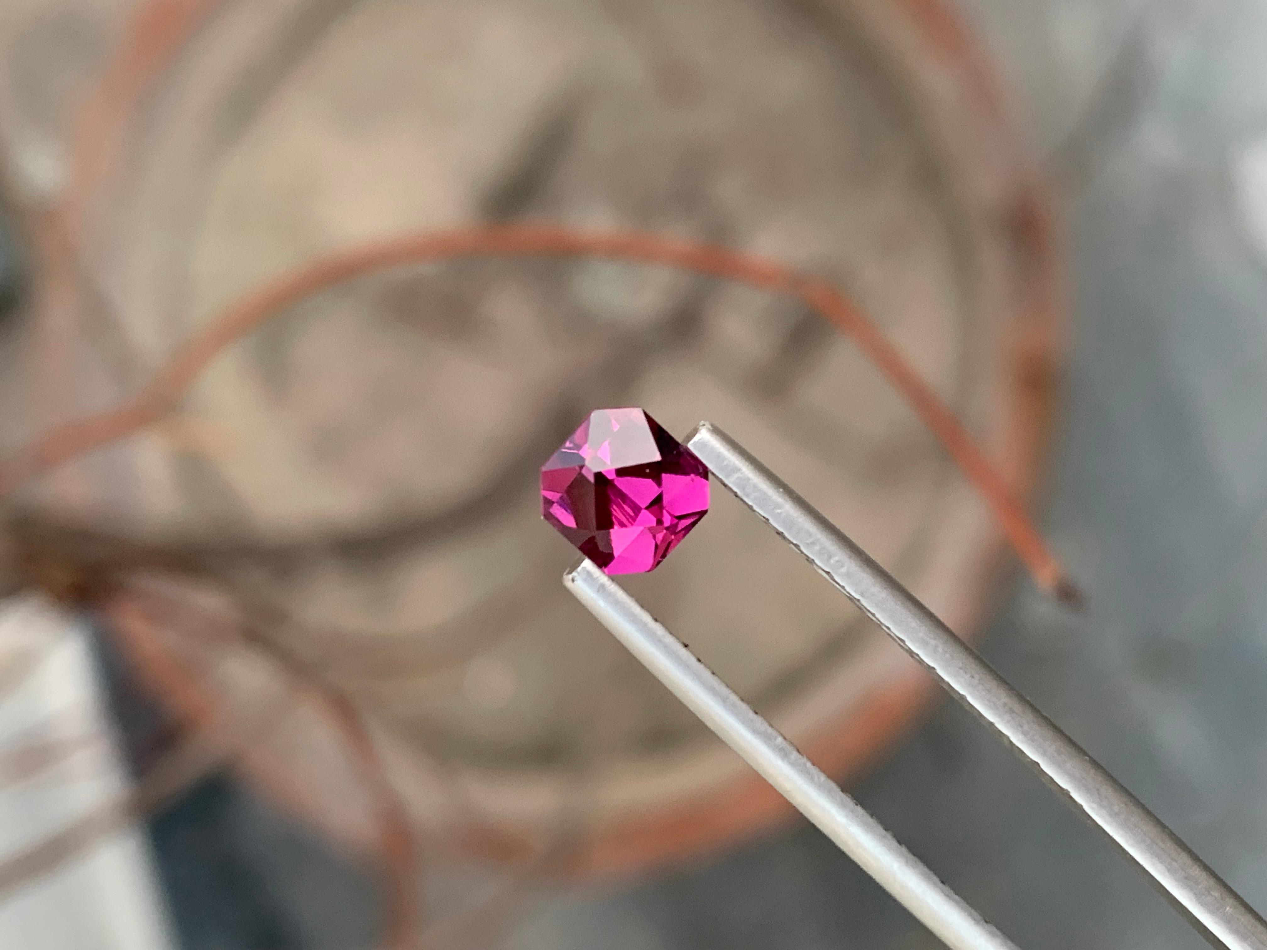 Wunderschöne lila rosa lose Rhodolith Granat 1,0 Karat Ring Edelstein (Achteckschliff) im Angebot