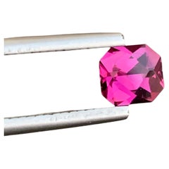 Magnifique bague en grenat rhodolite rose violacé non sertie de 1,0 carat