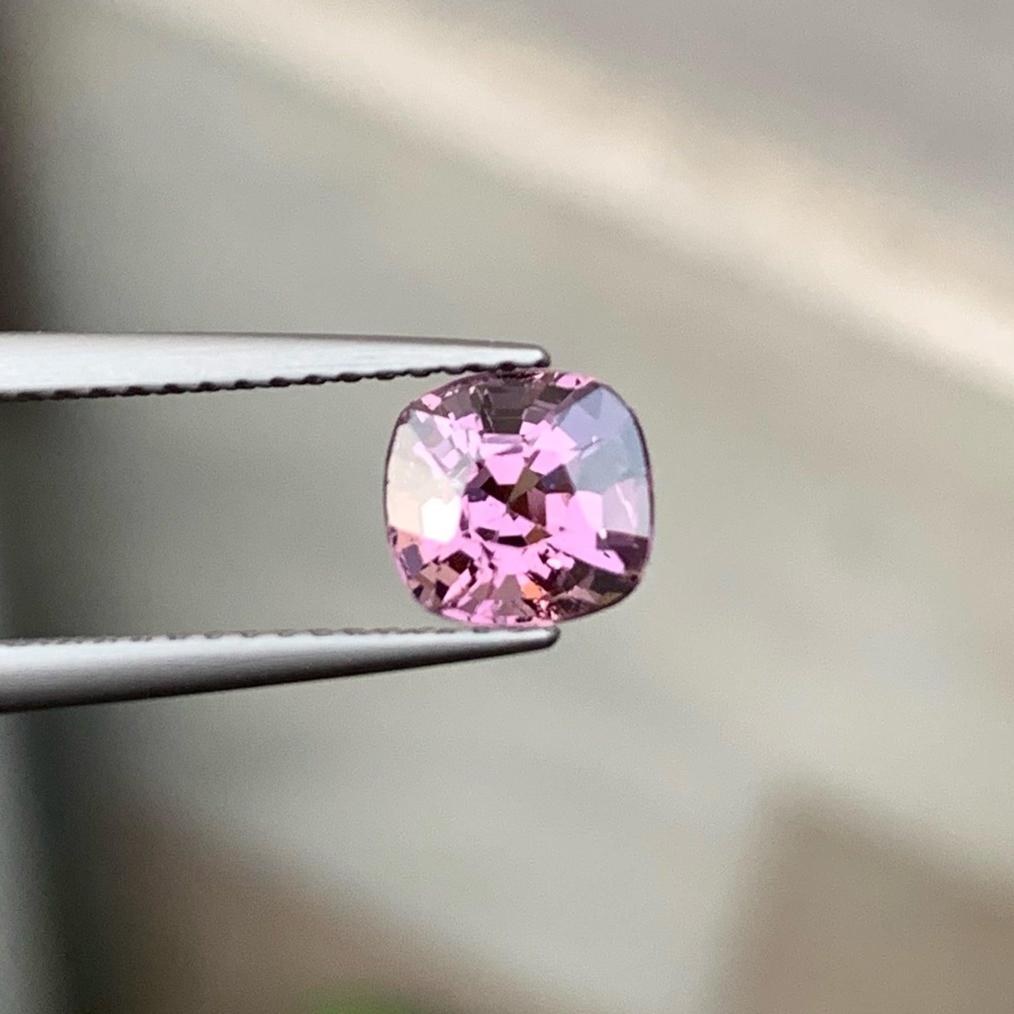 Gorgeous Purplish Pink Loose Spinel , Available For Sale At Wholesale Price Natural High Quality 1.40 carats Vvs Clarity Natural Spinel from Burma.

Product Information:
GEMSTONE TYPE	Gorgeous Purplish Pink Loose Spinel
WEIGHT	1.40