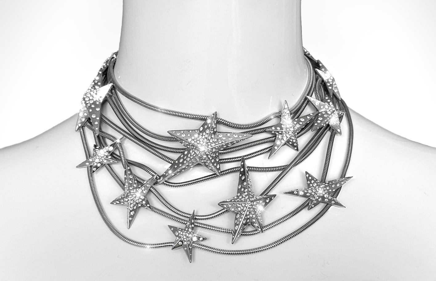 Stardust Manifesto: Thierry Mugler’s 1990s ‘Angel’ Collier and Earring Set

In an era when fashion flirted with futurism and sensuality found armor in chrome, Thierry Mugler sculpted a galaxy of allure. From the electric glamour of the 90s emerges