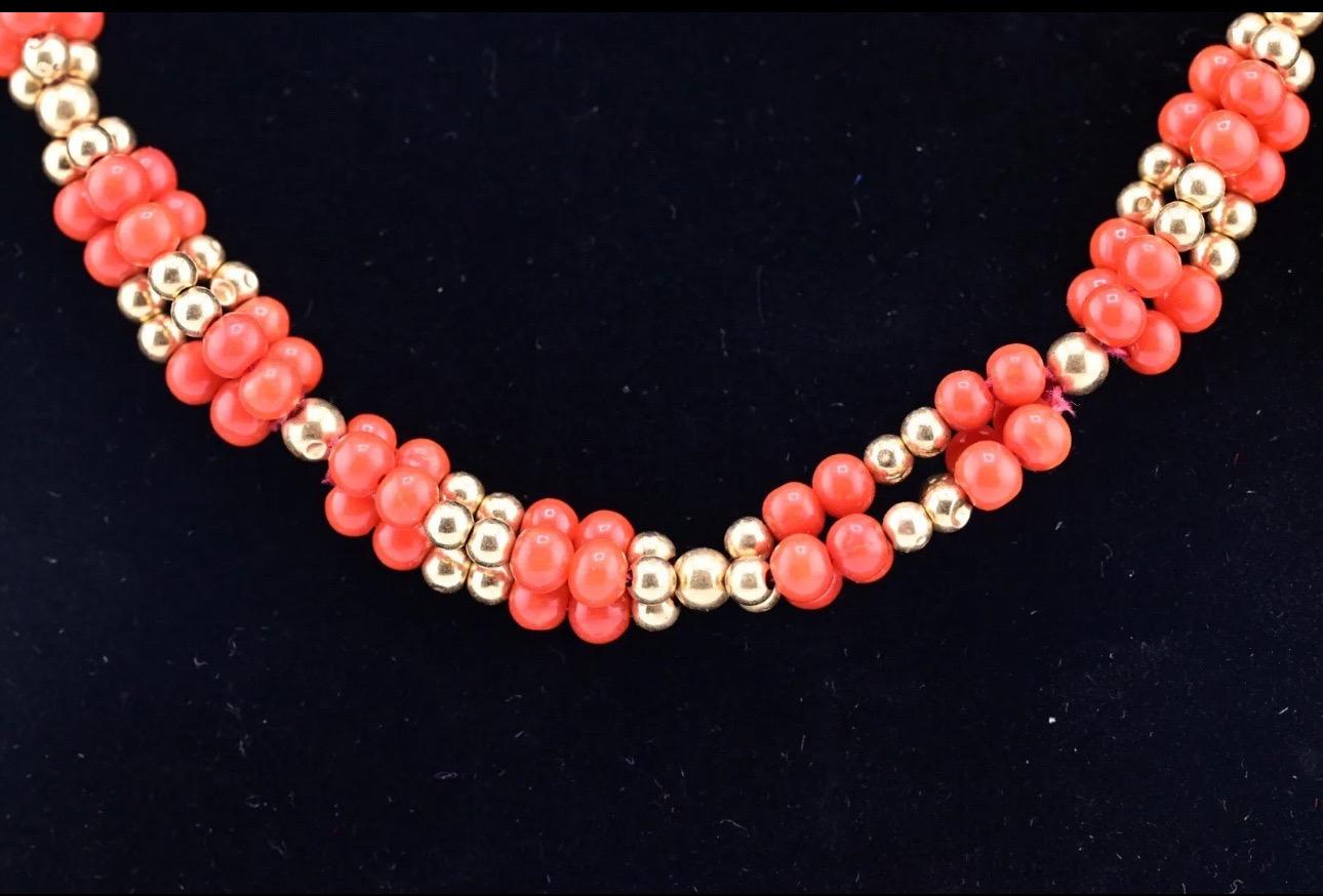 Gorgeous Red Blood Coral Necklace With Natural Non Treated Coral In Excellent Condition For Sale In Media, PA