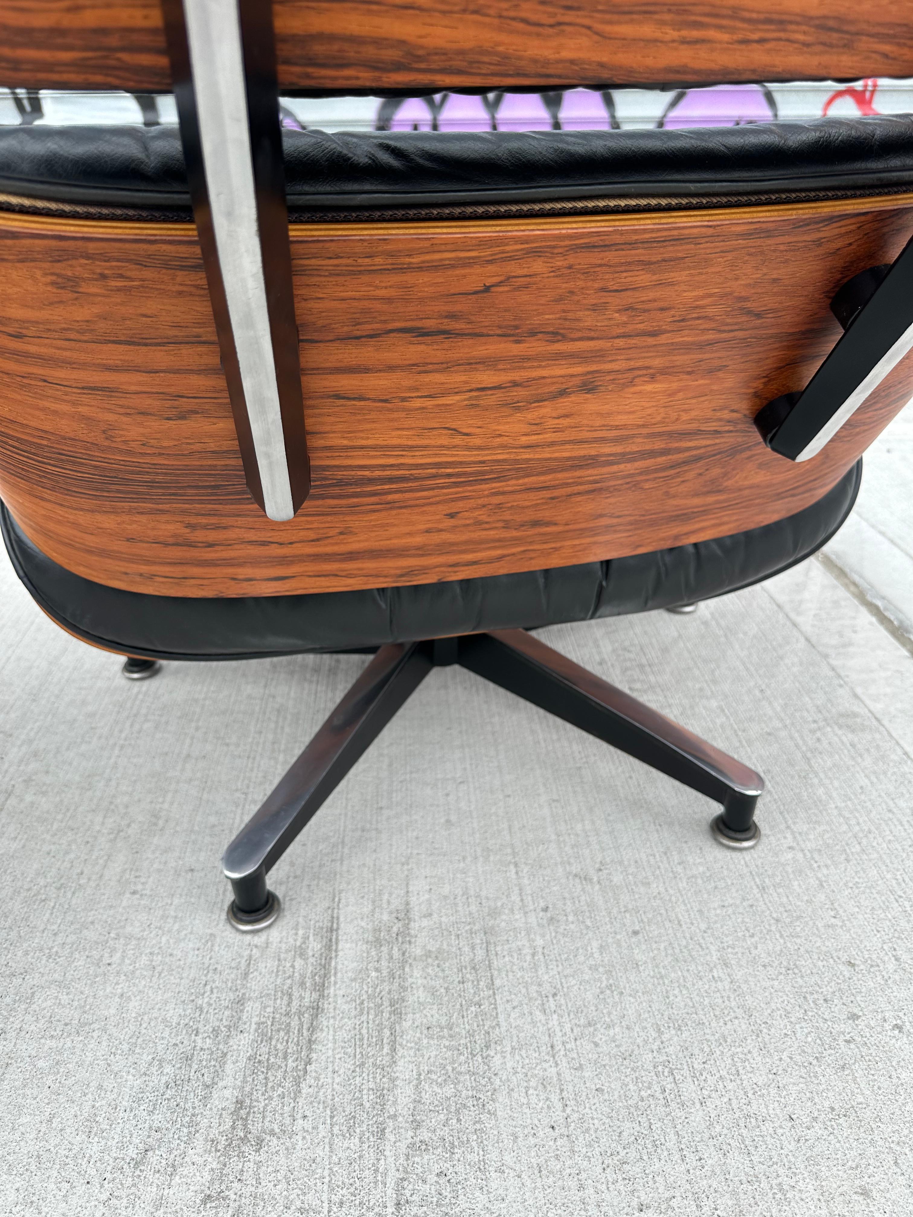 Superbe chaise longue et pouf Eames Herman Miller restaurée en vente 13