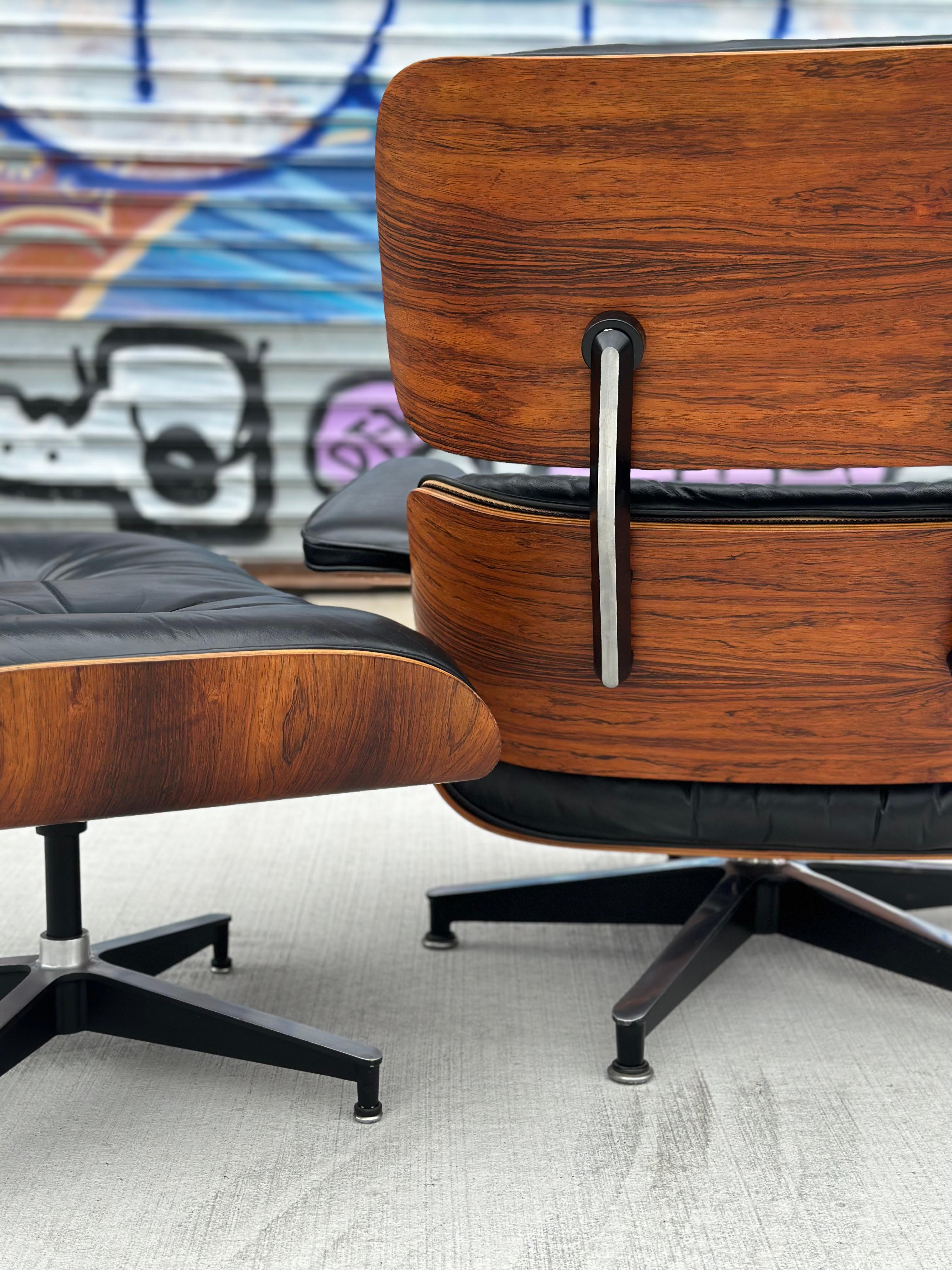 Superbe chaise longue et pouf Eames Herman Miller restaurée en vente 1