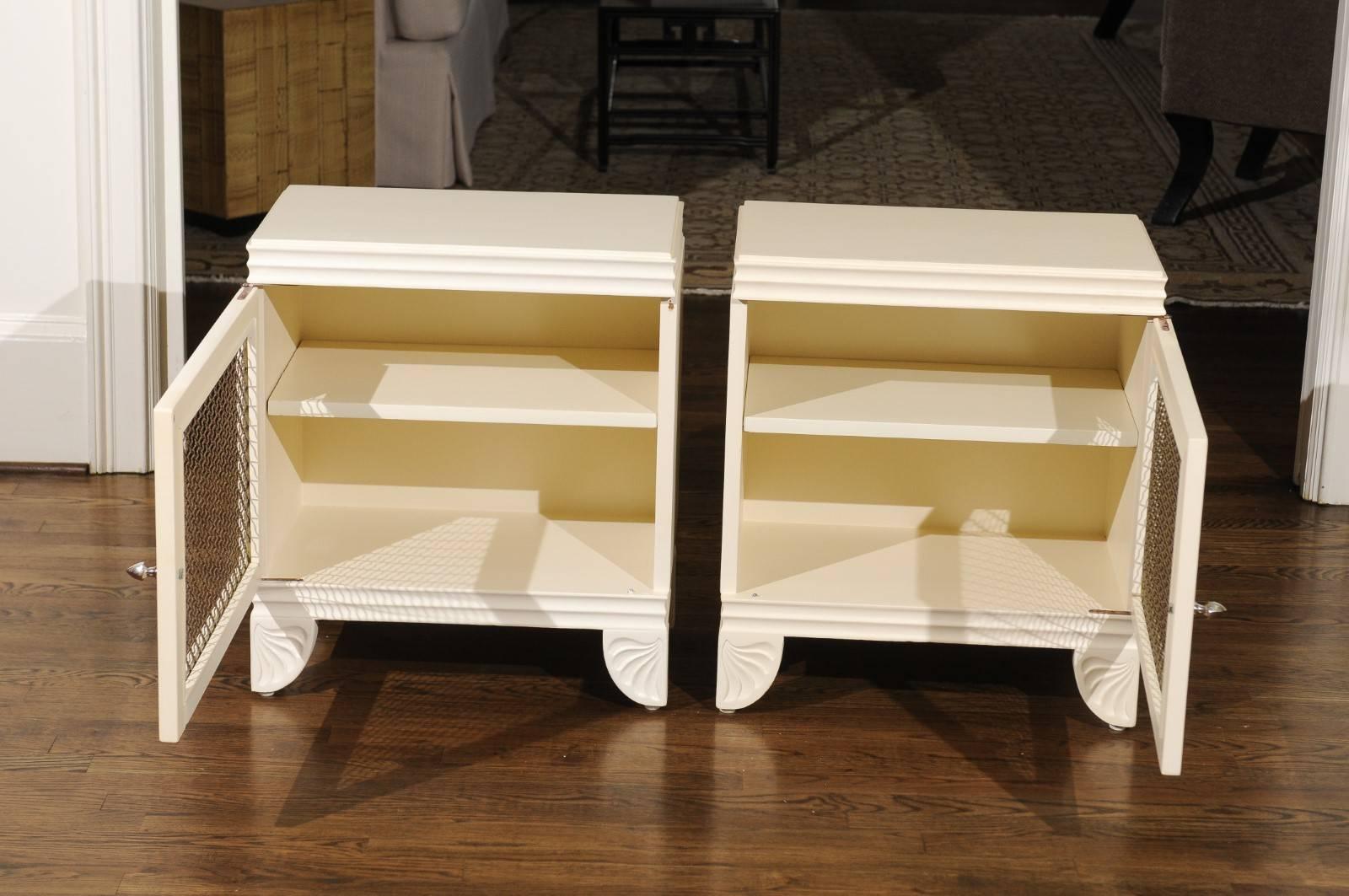 Gorgeous Restored Pair of End Tables by Widdicomb in Cream Lacquer, circa 1938 For Sale 2