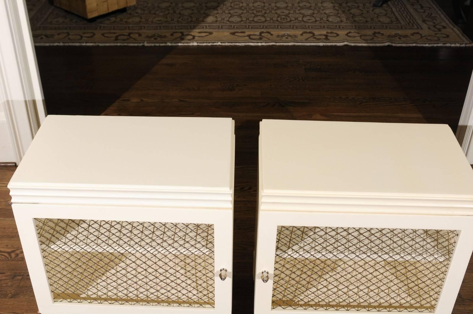 Gorgeous Restored Pair of End Tables by Widdicomb in Cream Lacquer, circa 1938 For Sale 4