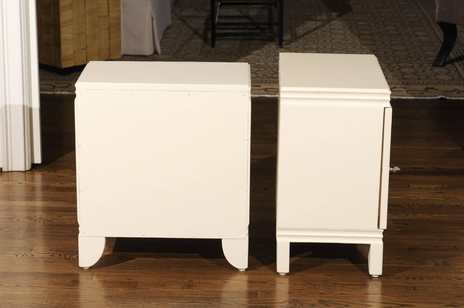 Mid-20th Century Gorgeous Restored Pair of End Tables by Widdicomb in Cream Lacquer, circa 1938 For Sale