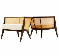 Wunderschönes restauriertes Paar Stockstühle aus Nussbaum von Probber- 2 Pr verfügbar