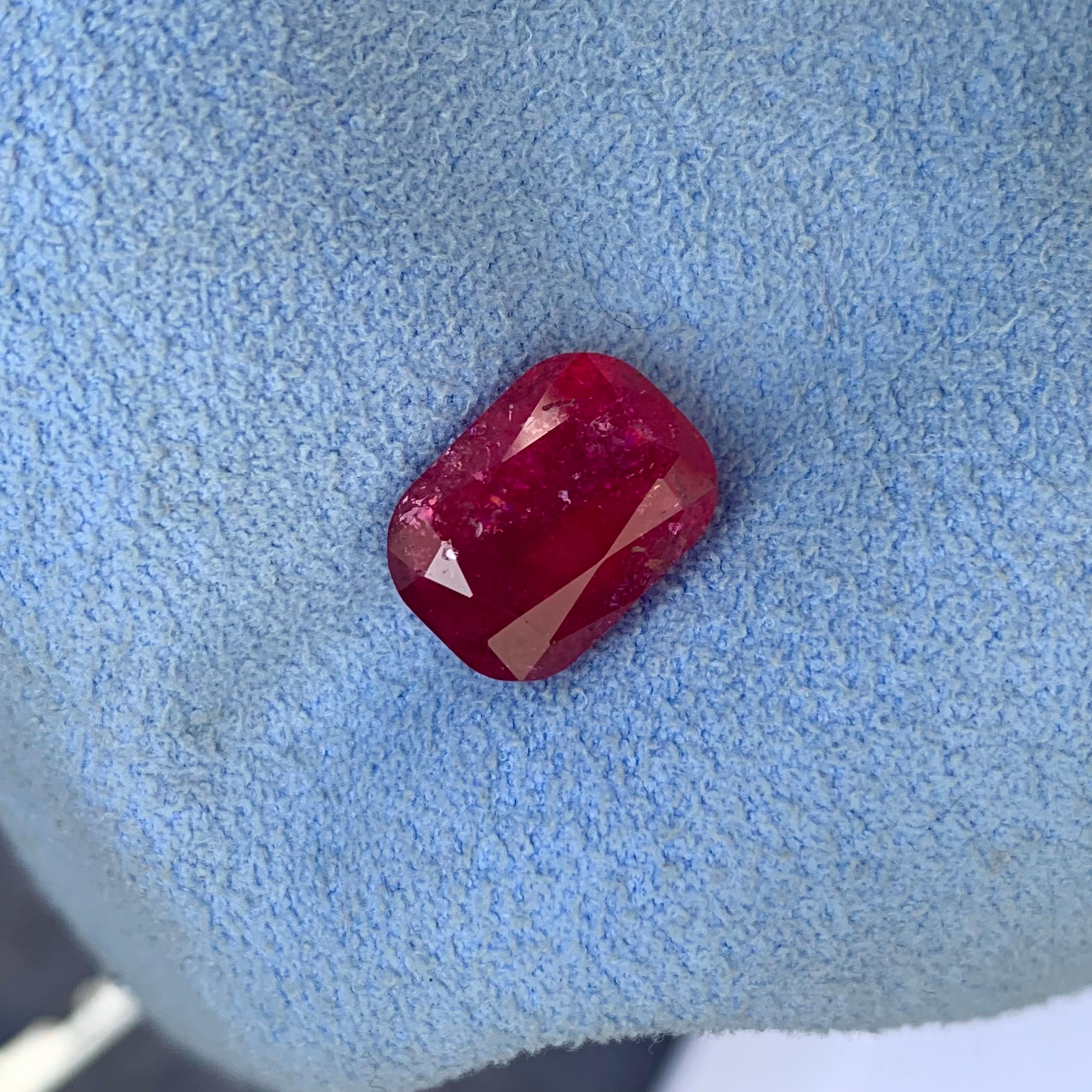 Gorgeous Rich Color Loose Included Rubellite Tourmaline 5.50 Carat Cushion Shape In New Condition For Sale In Peshawar, PK